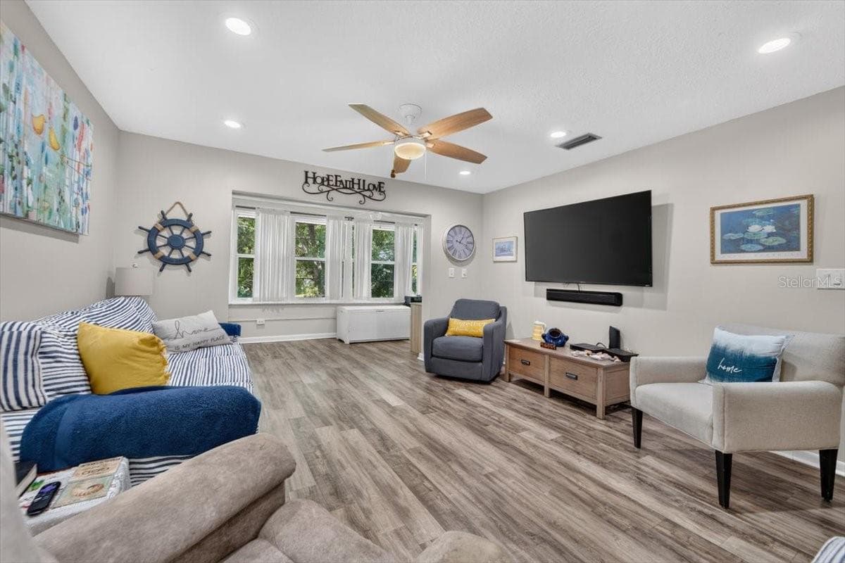 Condominium at 1601 43RD ST N #233, ST PETERSBURG, photo 20 of 39
