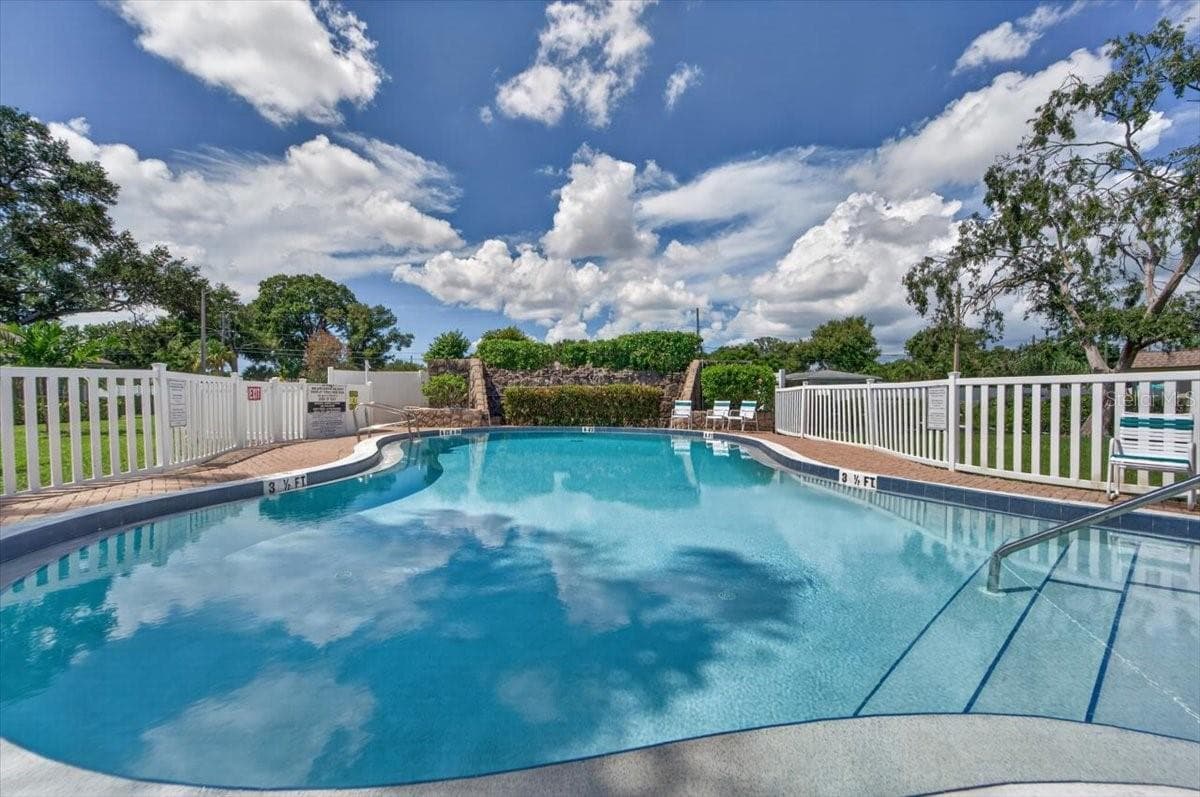 Community Pool - 1601 43RD ST N #233, ST PETERSBURG