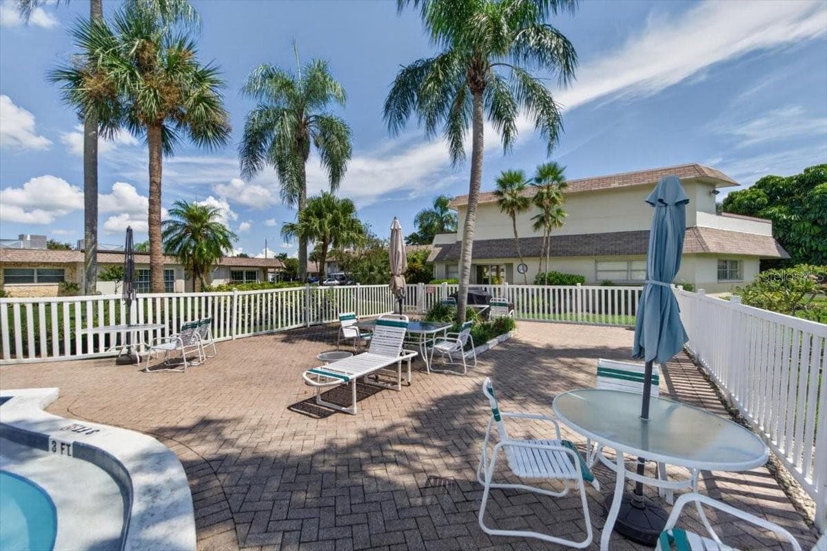 Pool area - 1601 43RD ST N #233, ST PETERSBURG