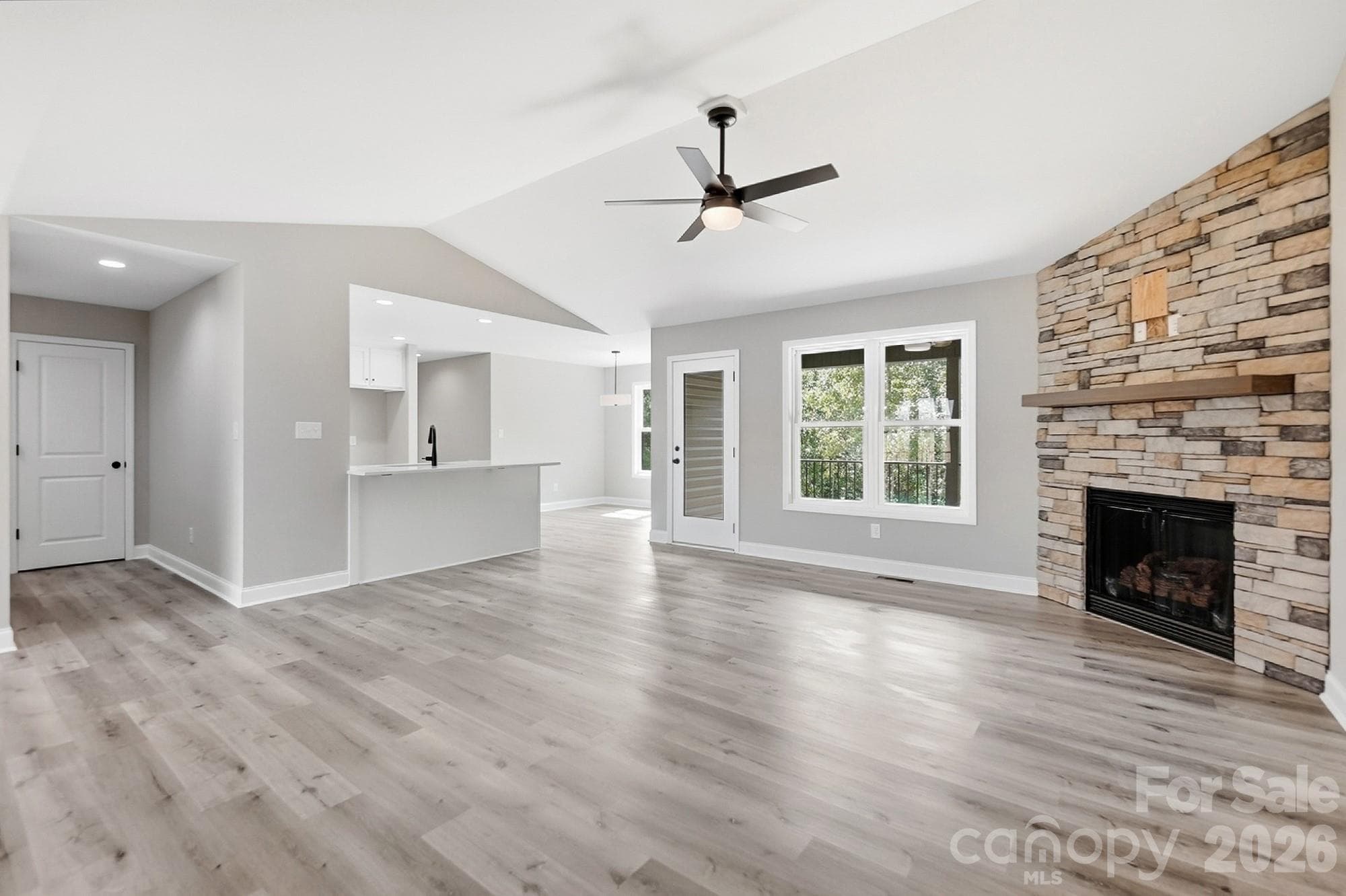 Gas Fireplace - 6097 Tinsley Court, Sherrills Ford