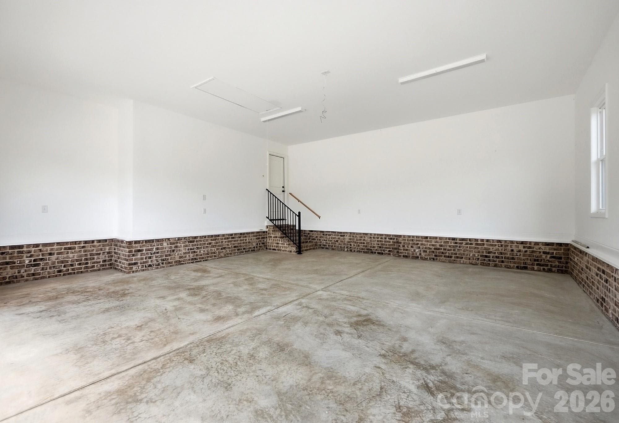 Attached garage - 6097 Tinsley Court, Sherrills Ford