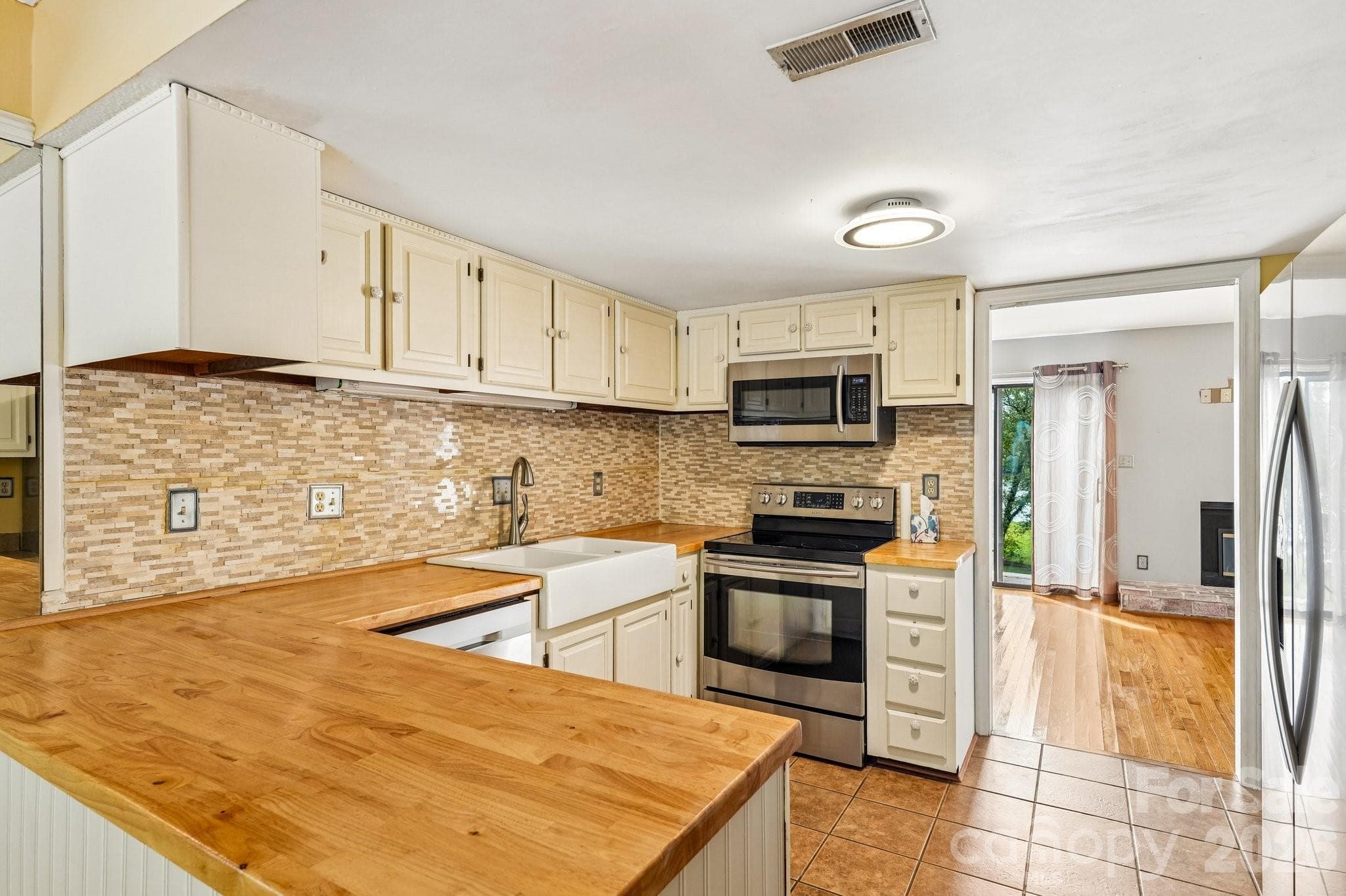 Townhouse at 5182 Corbin Lane, Hickory, photo 8 of 41