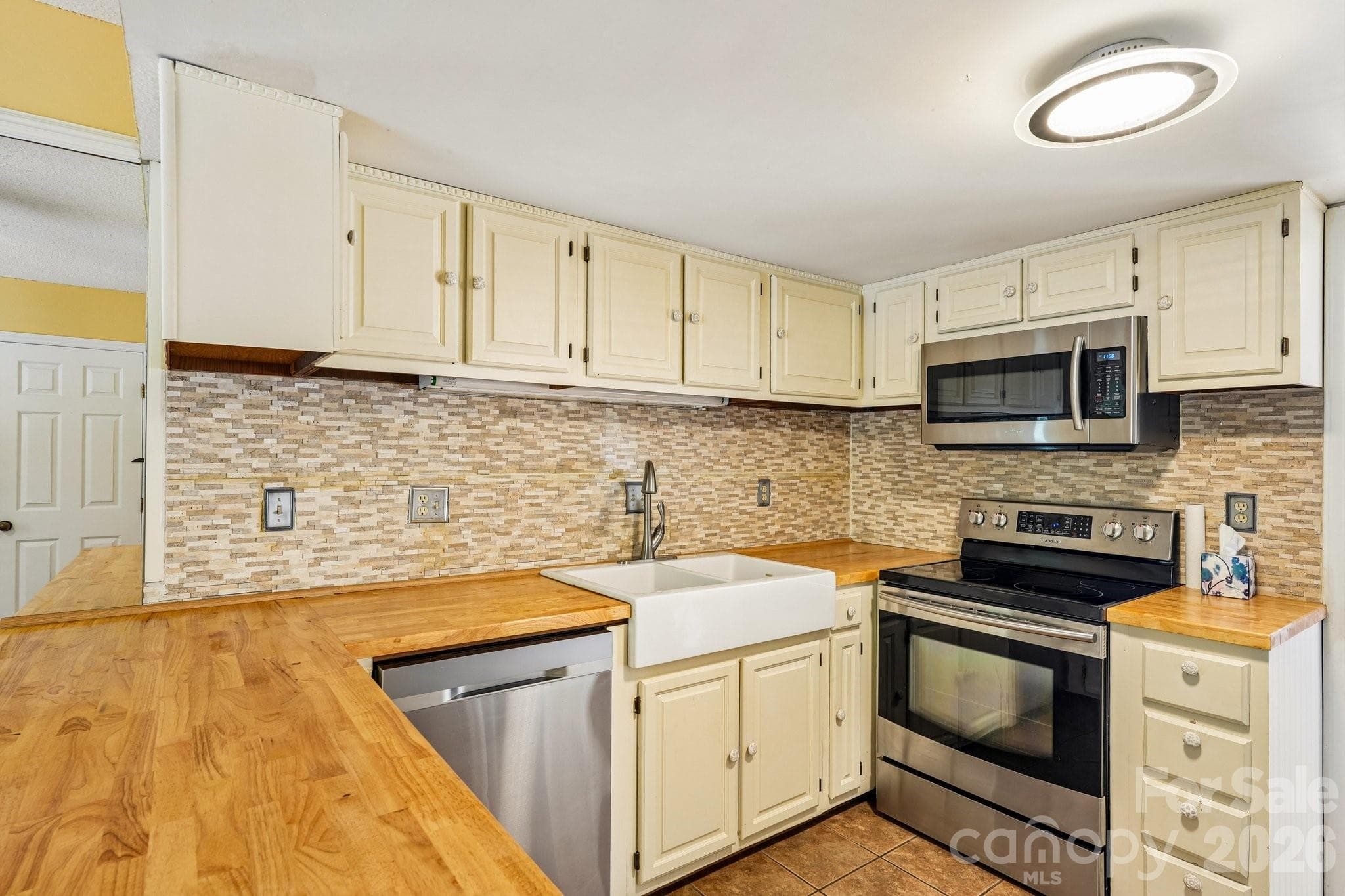 Townhouse at 5182 Corbin Lane, Hickory, photo 9 of 41