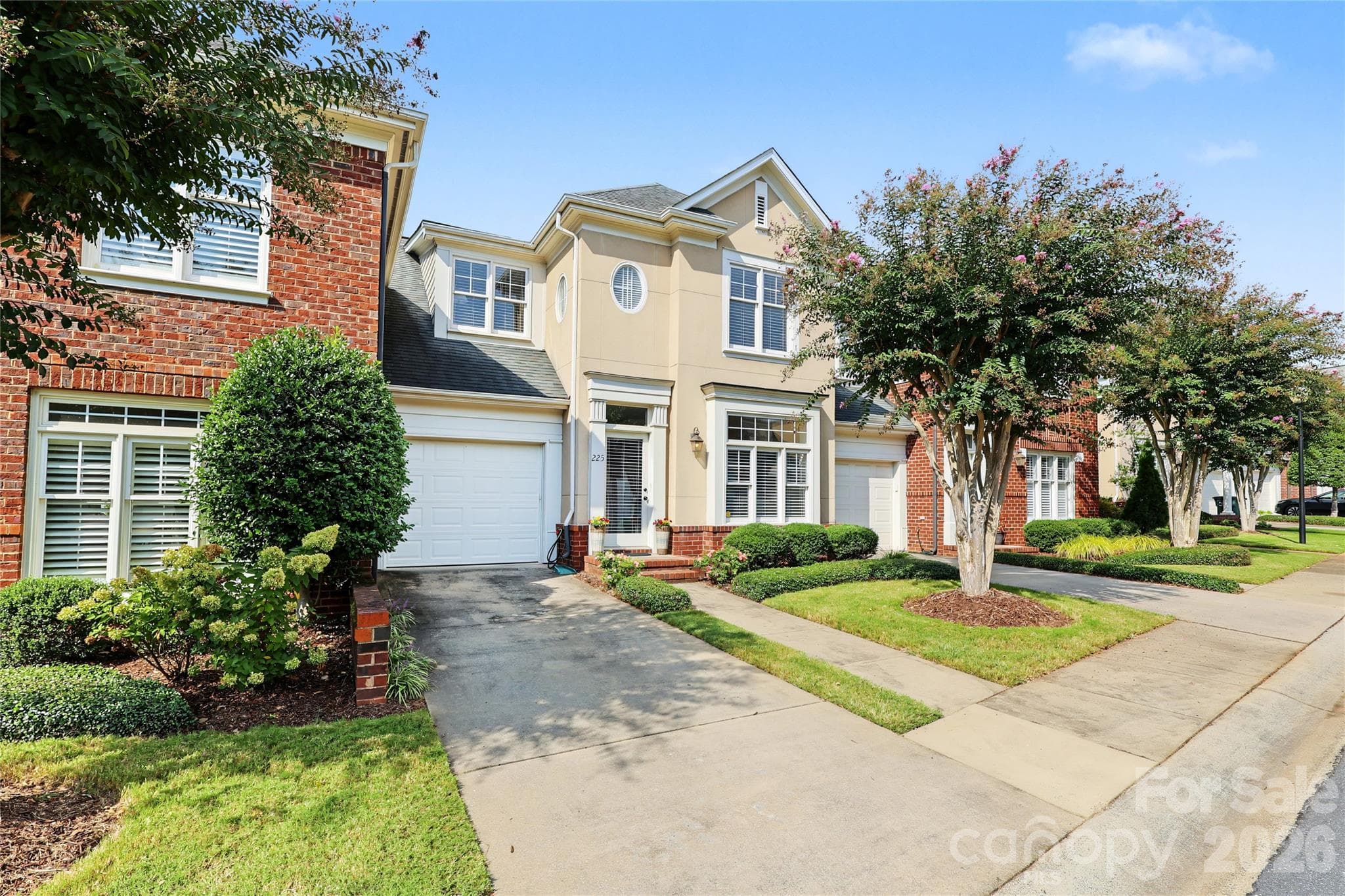 225 Sloane Square Way