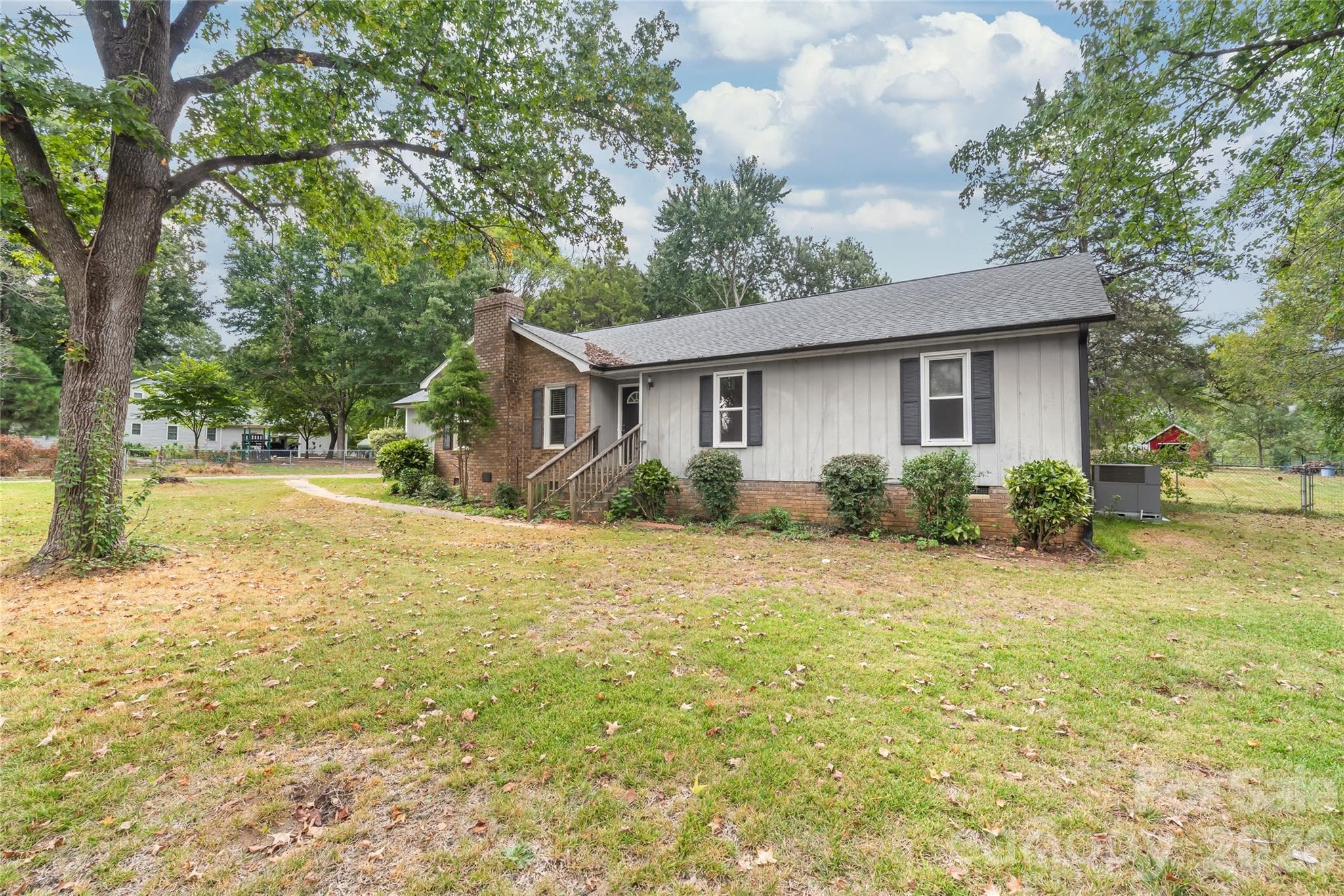 Single Family Residence at 1011 Robin Lane, Rock Hill, photo 7 of 41