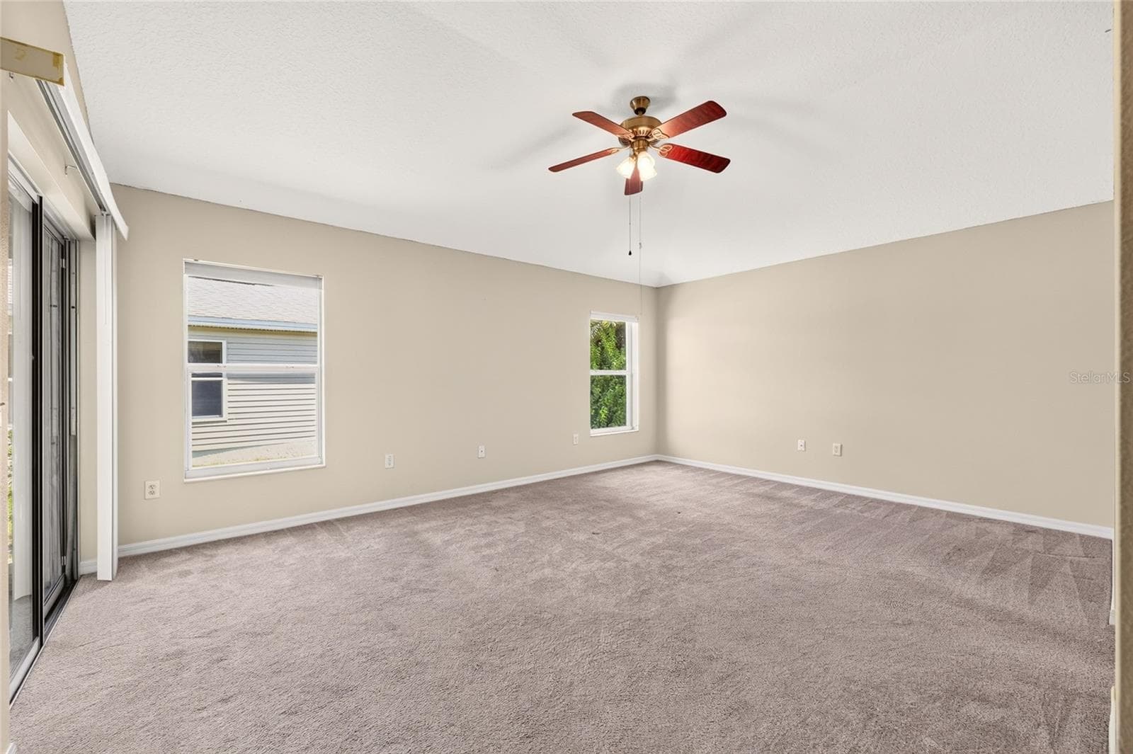 Generous Primary Bedroom - 17101 SE 94TH BERRIEN CT, THE VILLAGES