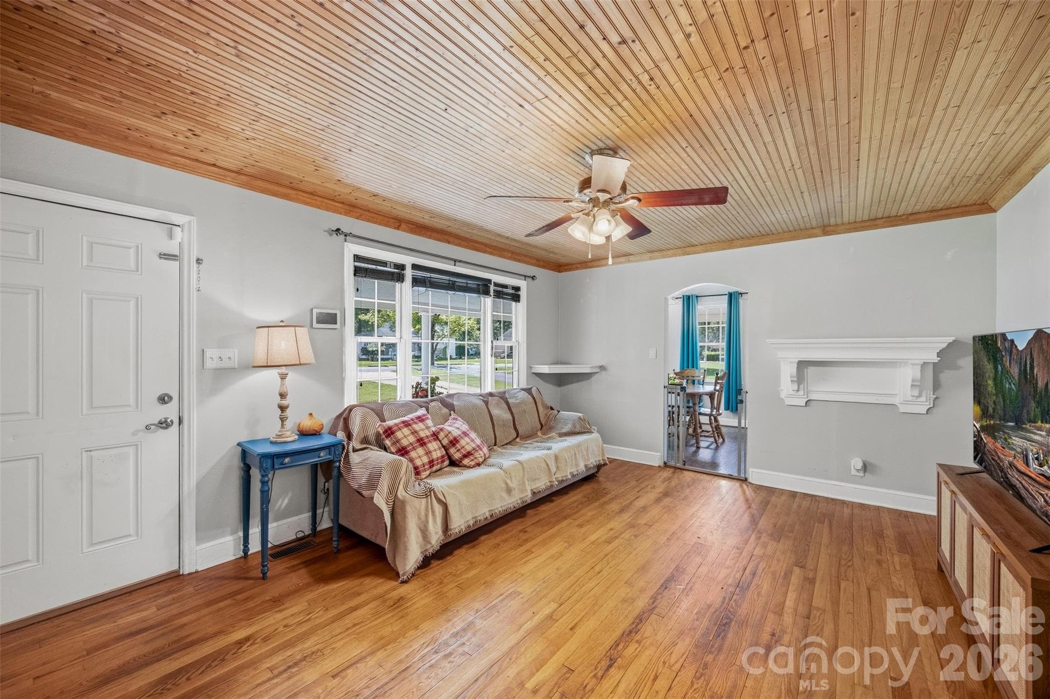 Single Family Residence at 222 Wiley Avenue, York, photo 9 of 39