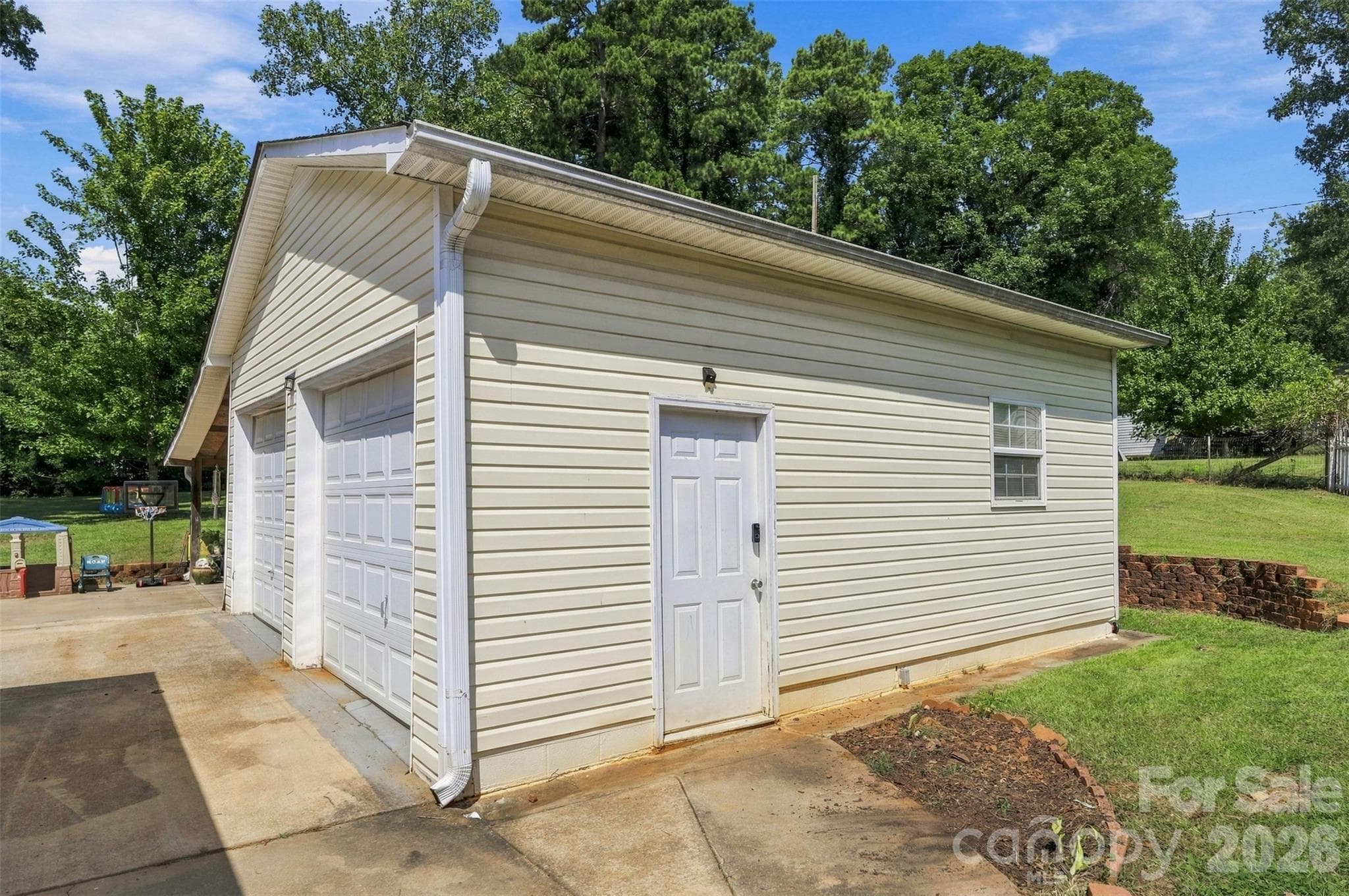 2 Car Detached Garage - 222 Wiley Avenue, York