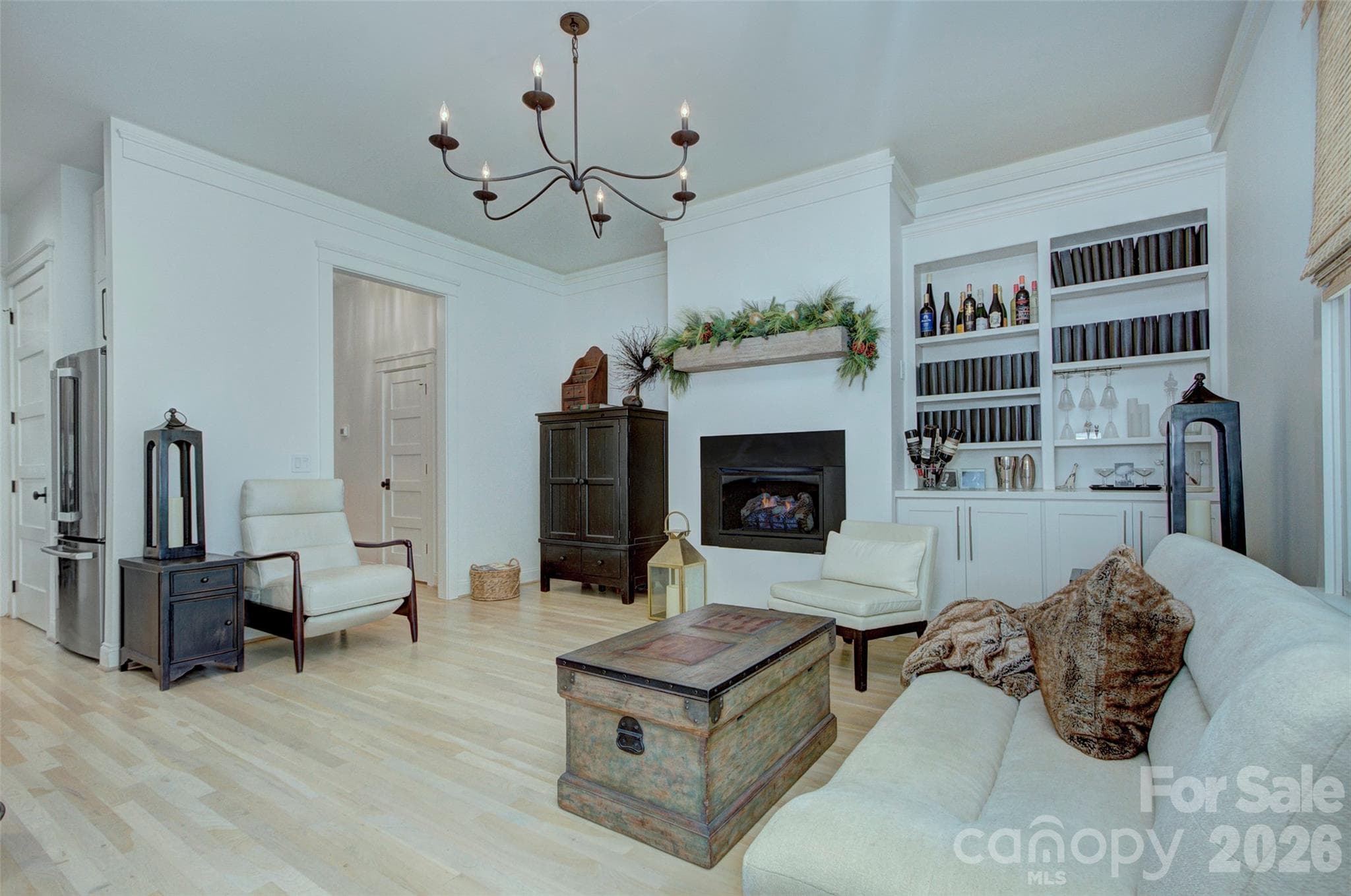 Custom built-ins - 2561 Lower Assembly Drive, Fort Mill