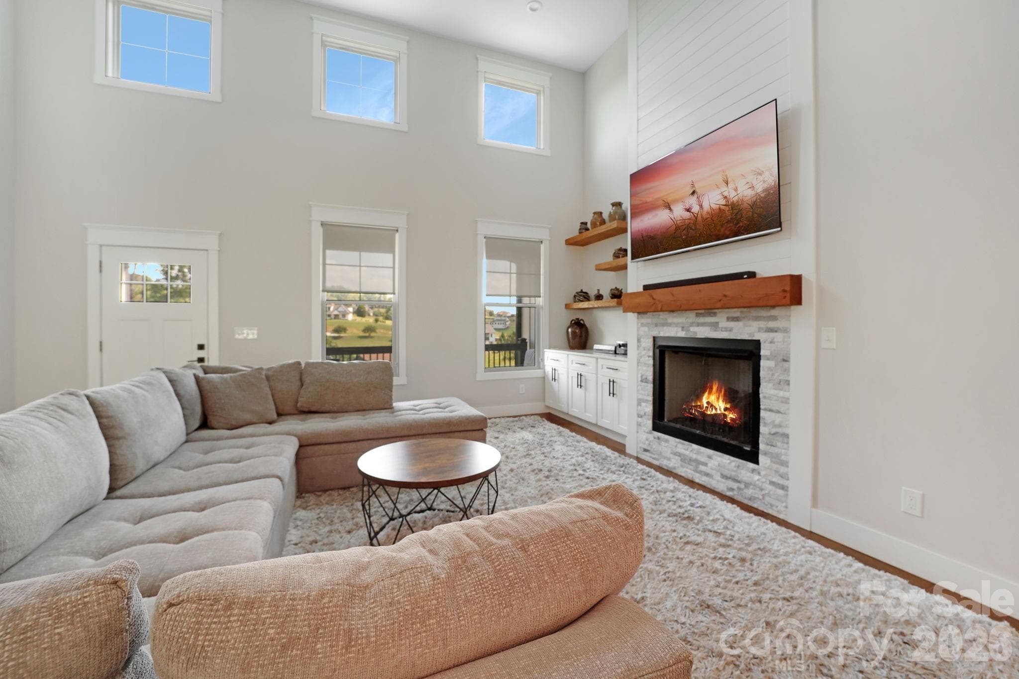 Vaulted Ceilings, Large Windows and Cozy Gas Fireplace - 153 Israel Road, Leicester