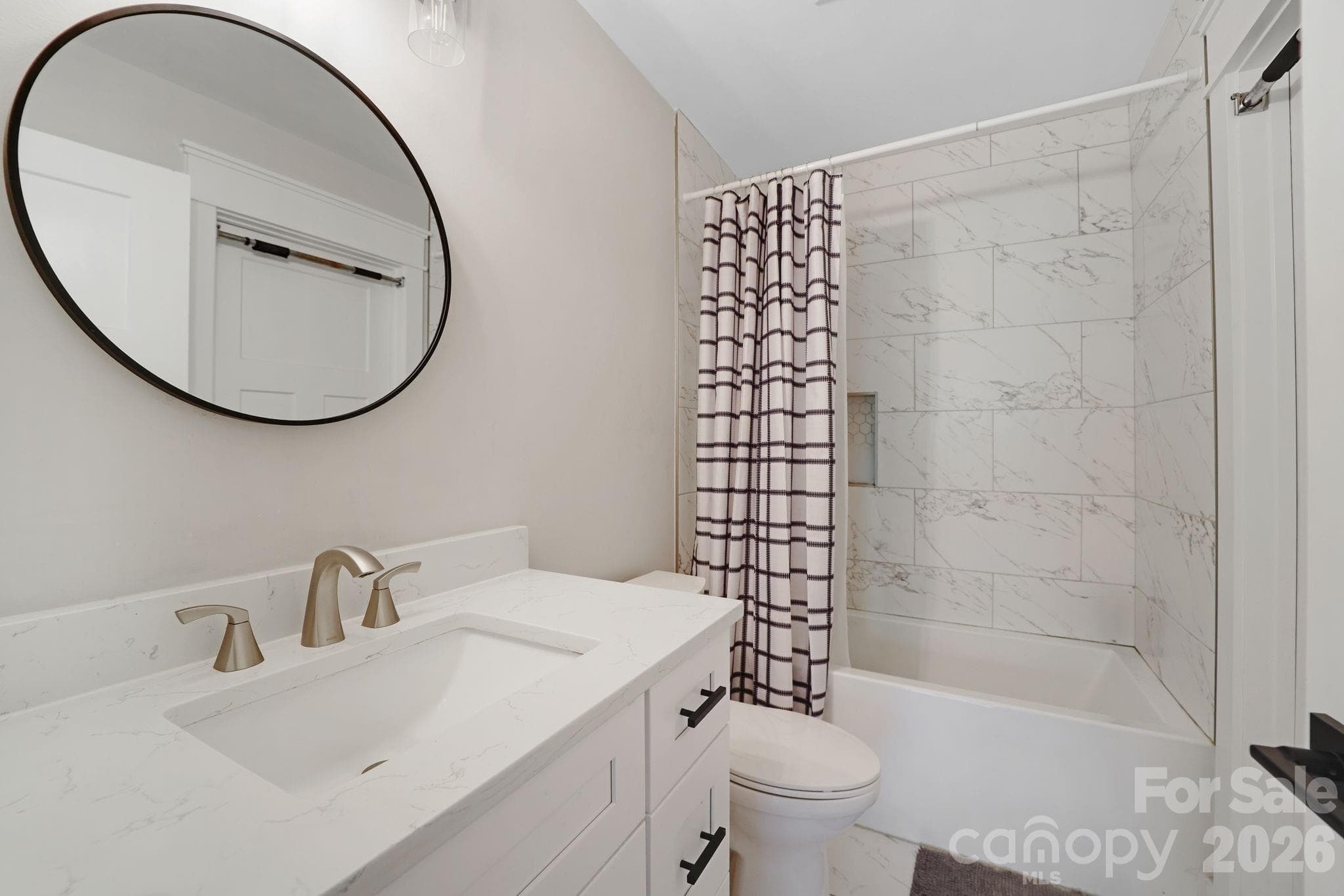 Main Level Guest Bathroom - 153 Israel Road, Leicester