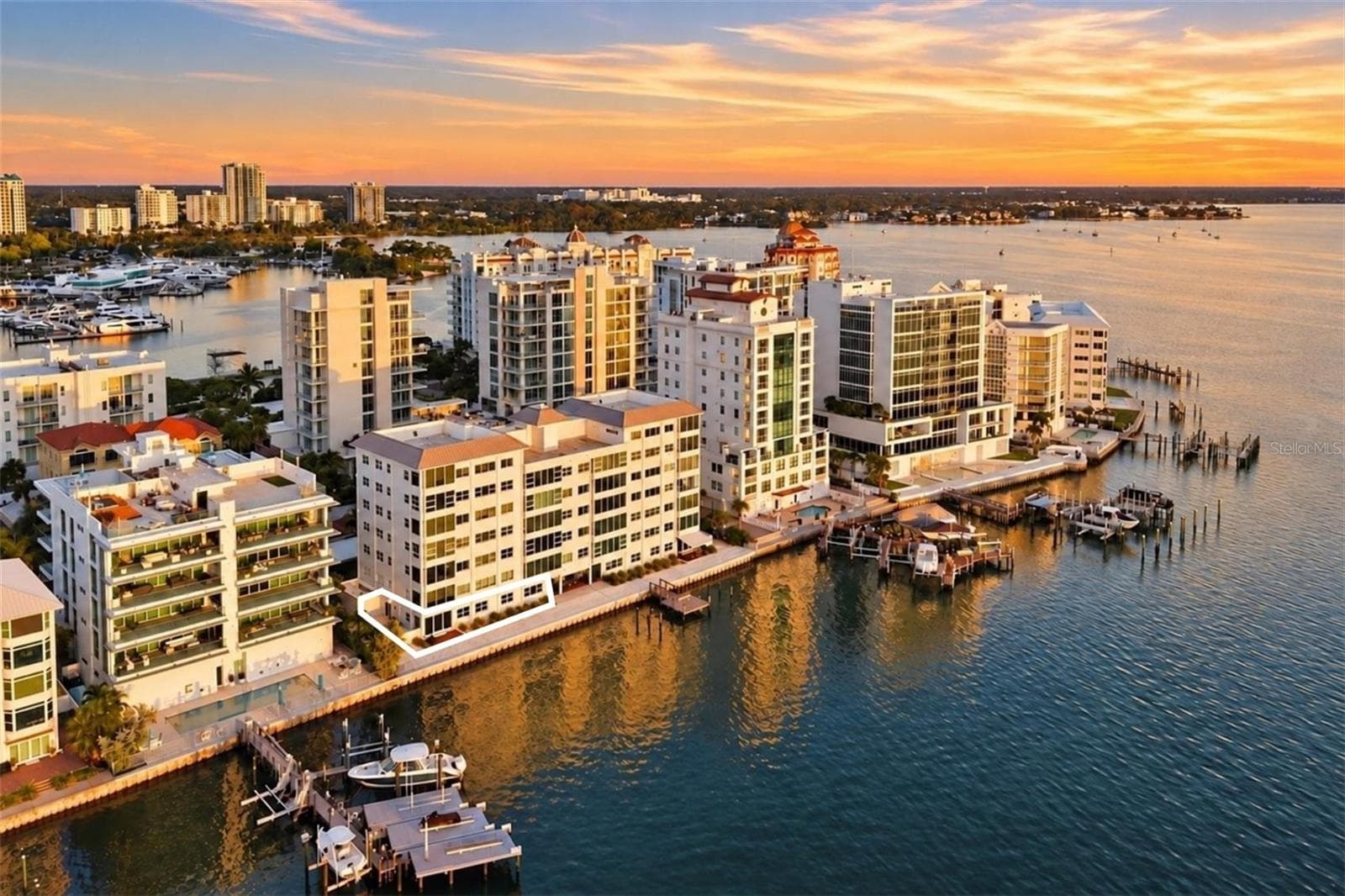 Condominium at 226 GOLDEN GATE PT #12, SARASOTA, photo 4 of 60