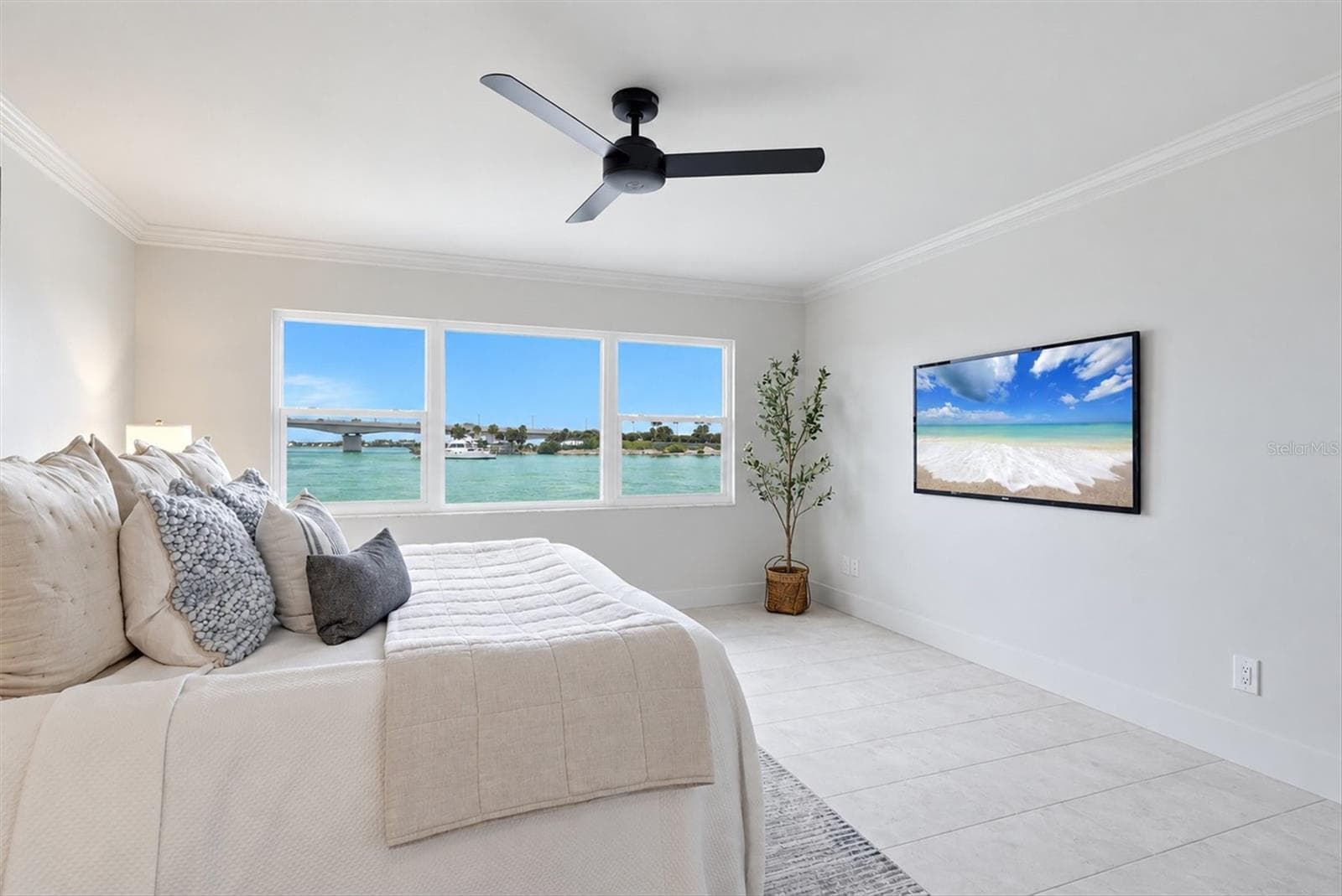 Condominium at 226 GOLDEN GATE PT #12, SARASOTA, photo 31 of 60