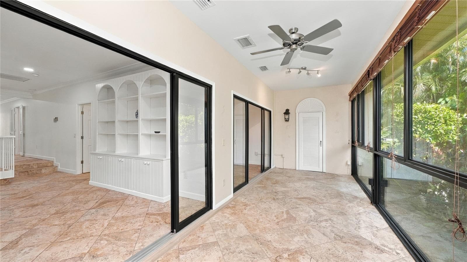 Indoor Sun Room - 4802 KESTRAL PARK CIR #22, SARASOTA
