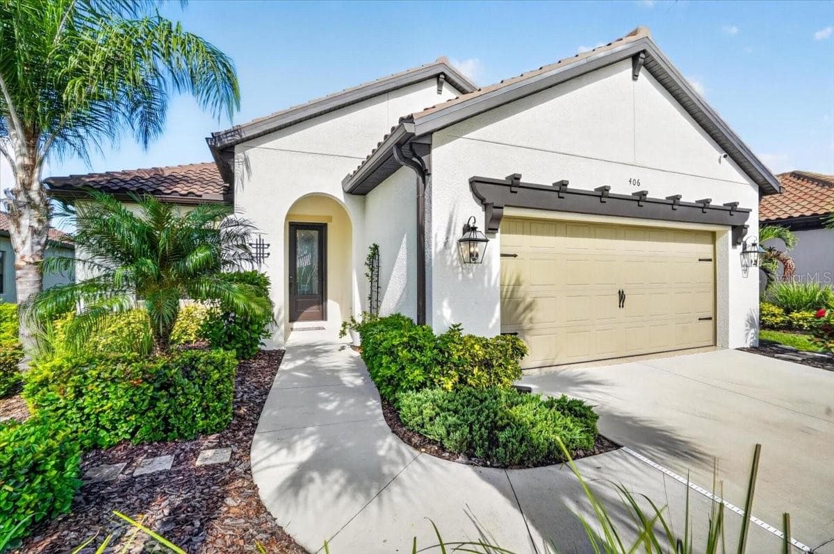 406 ARIANO AVE