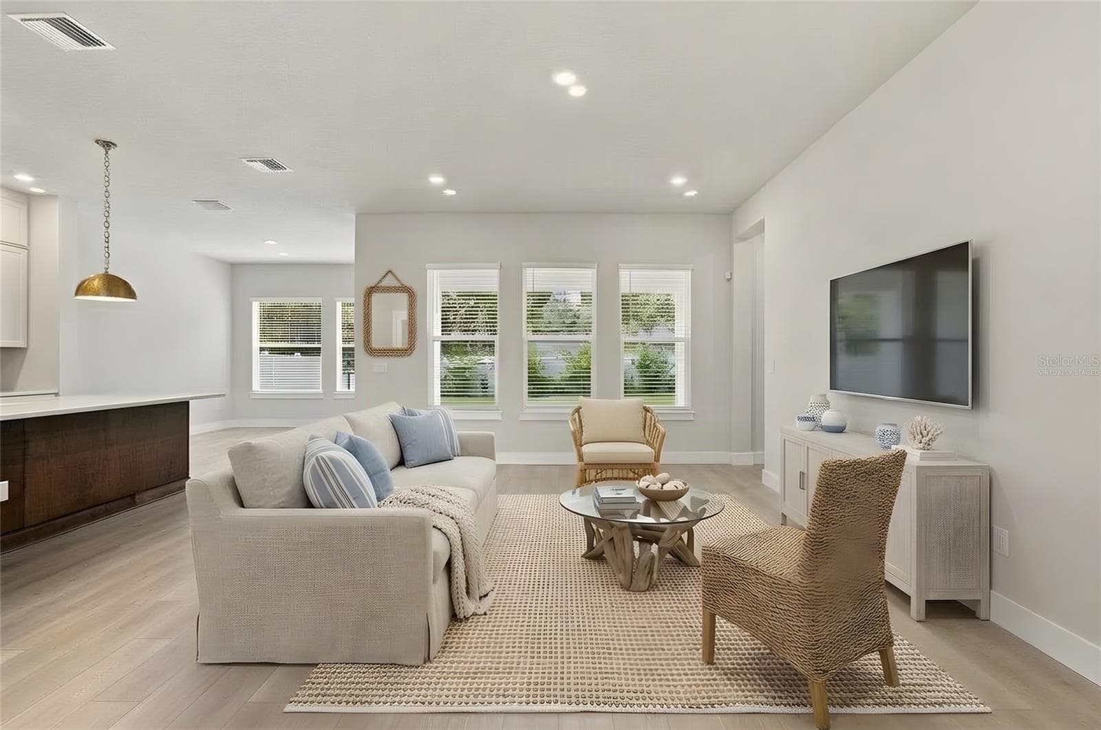 Family Room **Virtually Staged - 814 W ORIENT ST, TAMPA