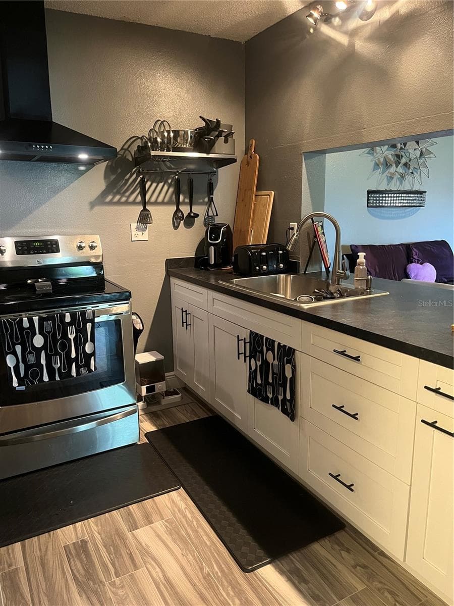 Upgraded Kitchen - 3188 LAKE PINE WAY S #E1, TARPON SPRINGS