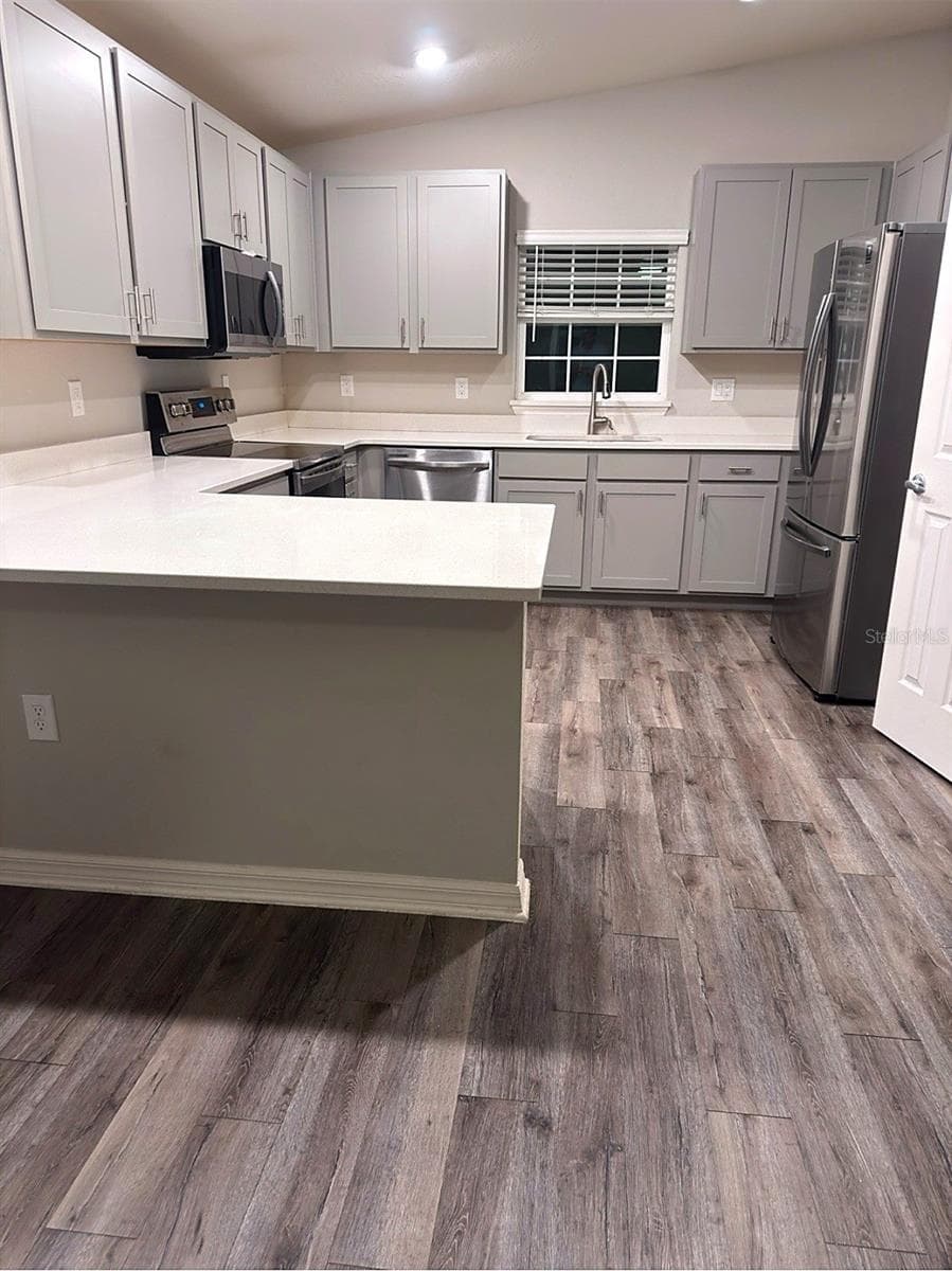 Single Family Residence at 824 VIENNA DR, WINTER HAVEN, photo 8 of 26