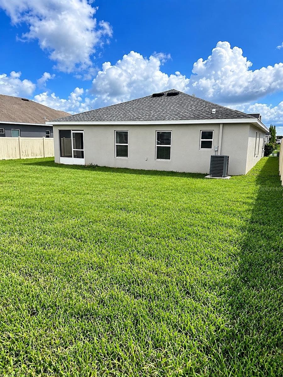 Single Family Residence at 824 VIENNA DR, WINTER HAVEN, photo 24 of 26