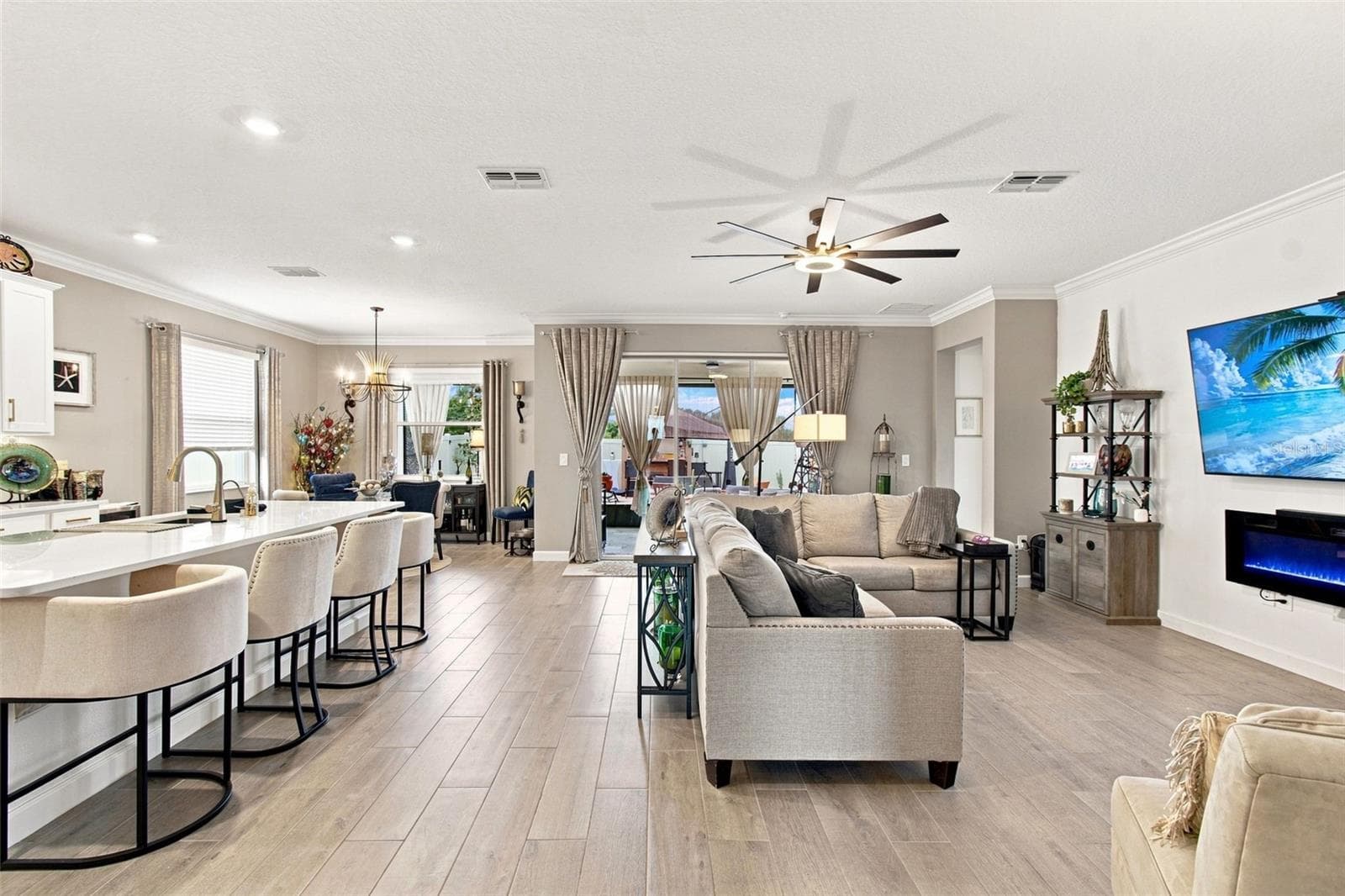 Single Family Residence at 17408 HOLLY WELL AVE, WIMAUMA, photo 4 of 40