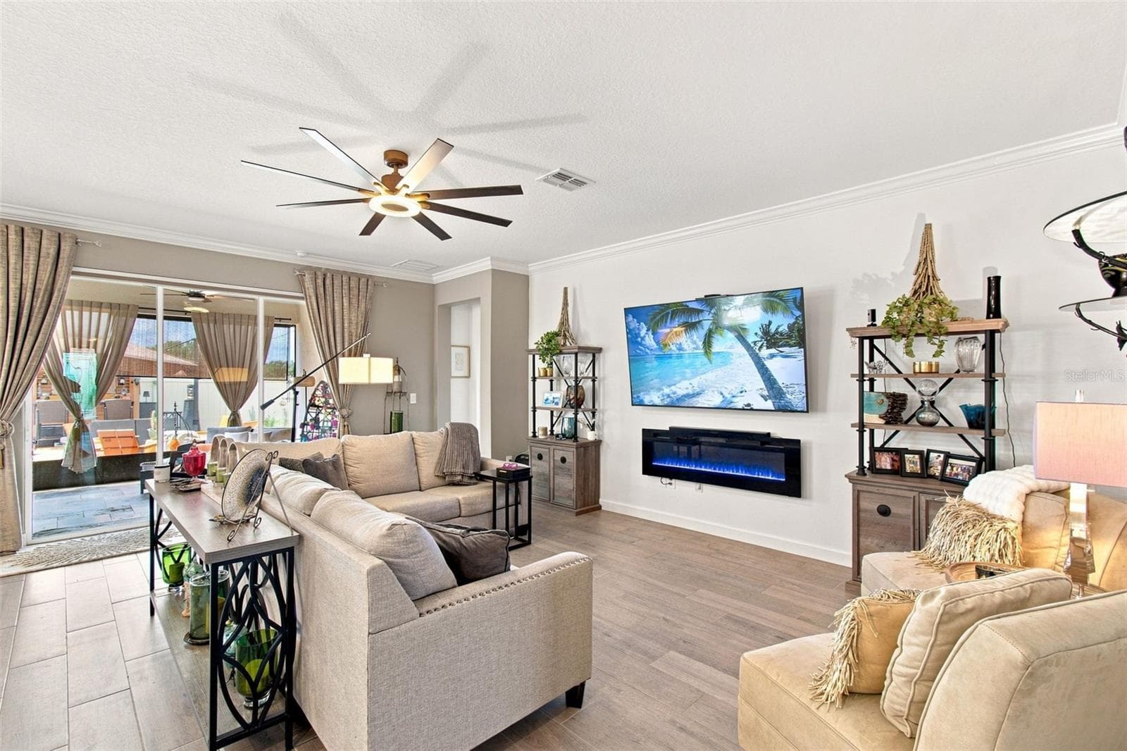 Single Family Residence at 17408 HOLLY WELL AVE, WIMAUMA, photo 5 of 40