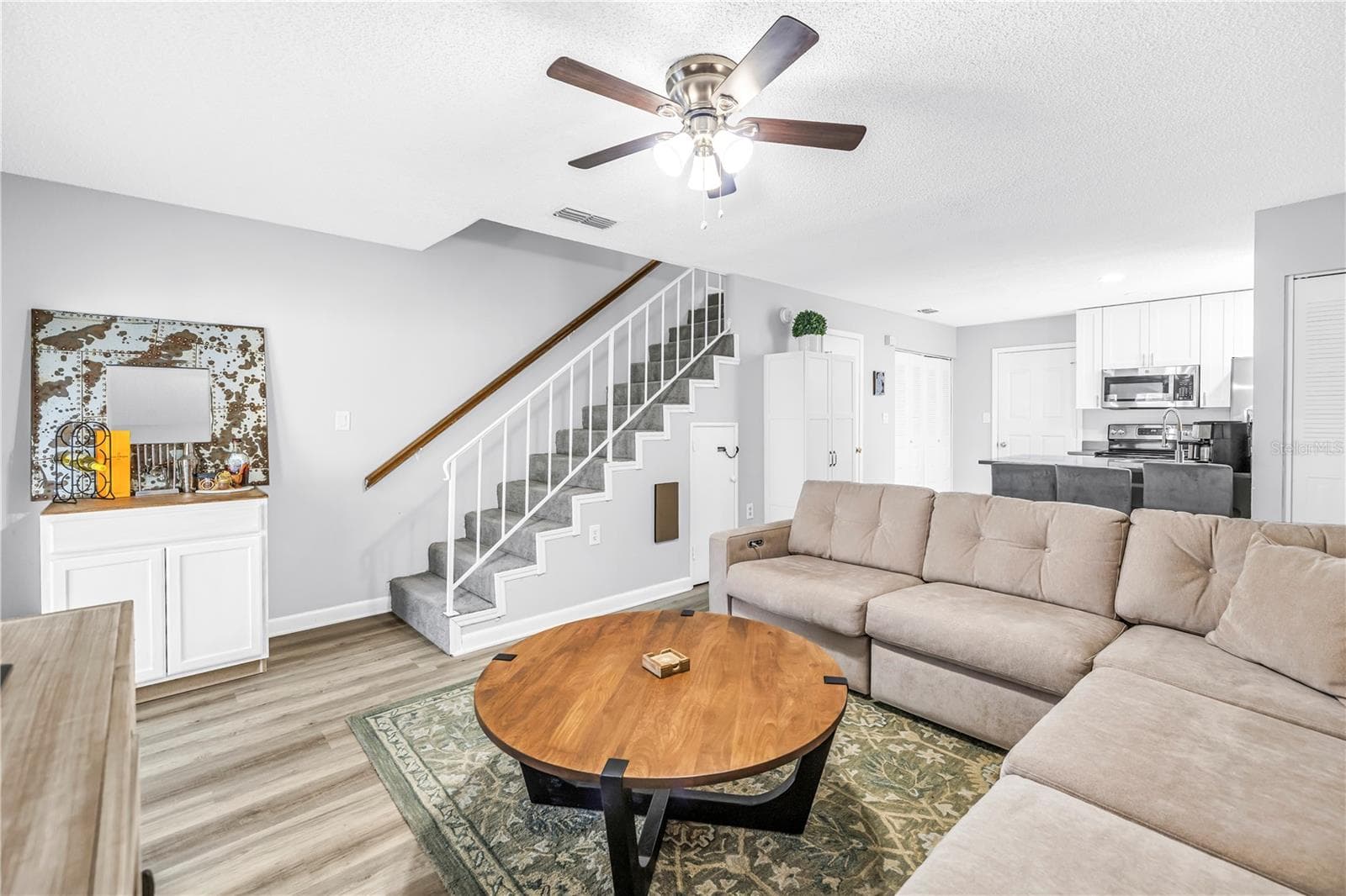 Townhouse at 6240 OAK CLUSTER CIR, TAMPA, photo 5 of 28