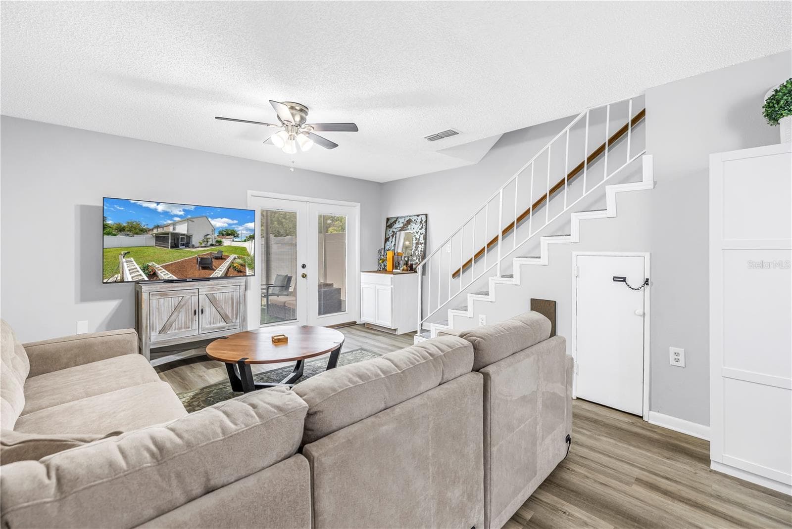 Townhouse at 6240 OAK CLUSTER CIR, TAMPA, photo 6 of 28