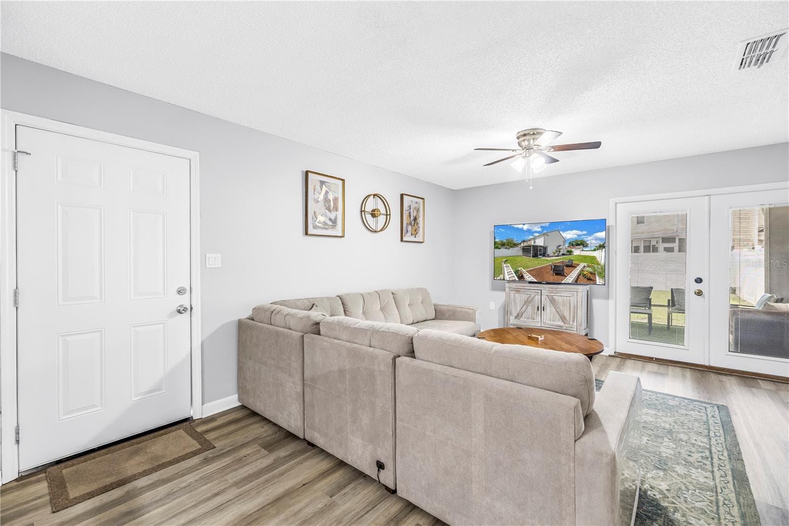 Townhouse at 6240 OAK CLUSTER CIR, TAMPA, photo 7 of 28