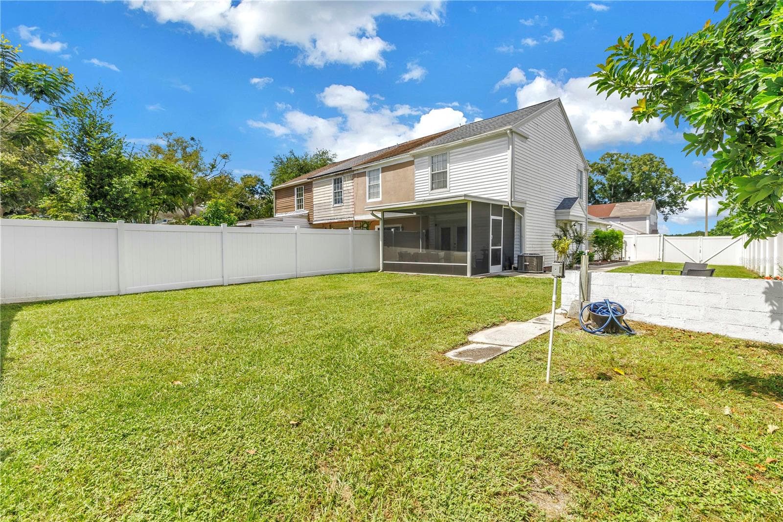 Townhouse at 6240 OAK CLUSTER CIR, TAMPA, photo 25 of 28