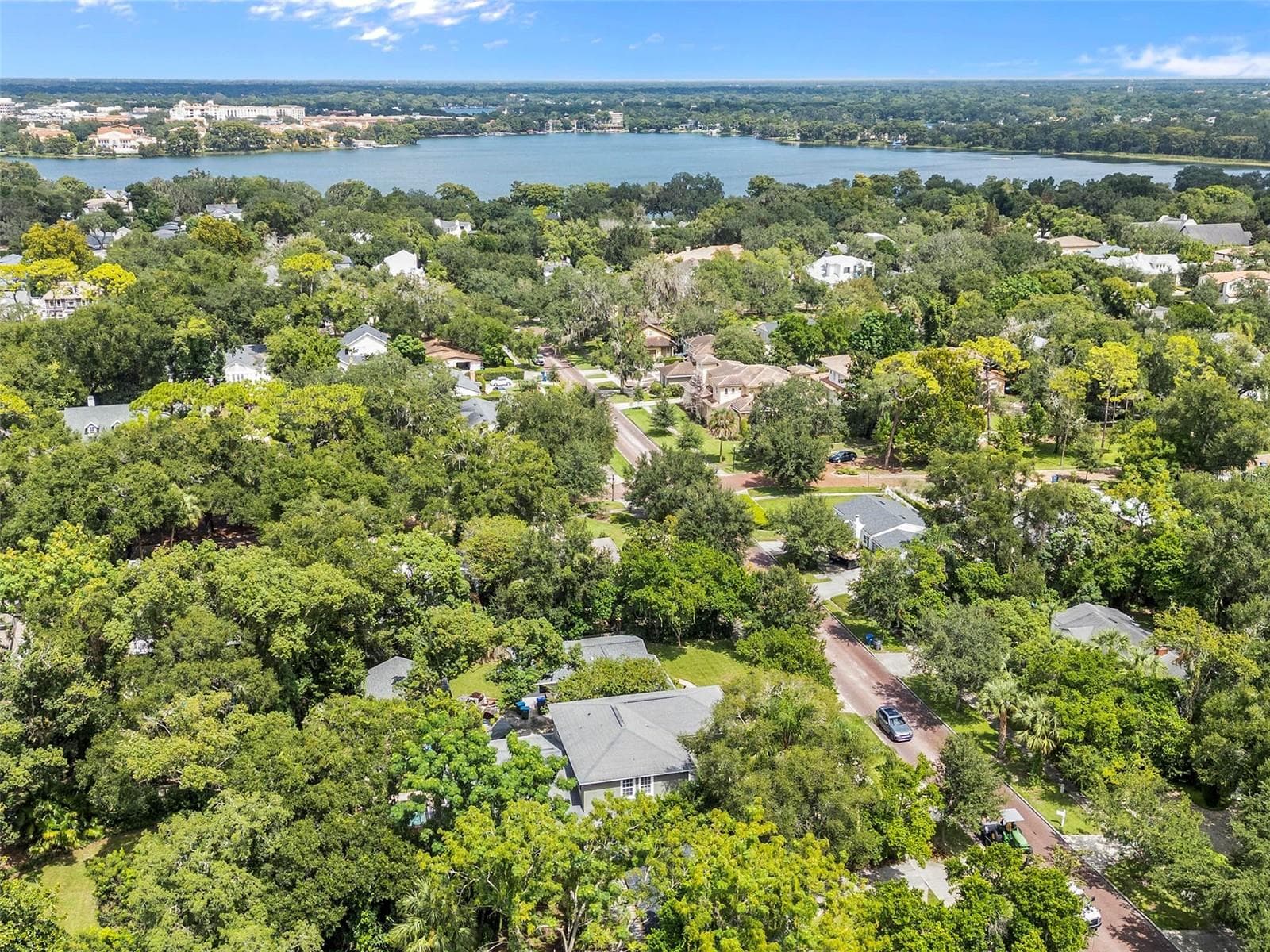 Lake Virginia is just a 10-minute walk to the north. Go a little further to reach the shoreline of Rollins College, one of the nations most beautiful college campuses. - 1951 WINTER PARK RD, WINTER PARK