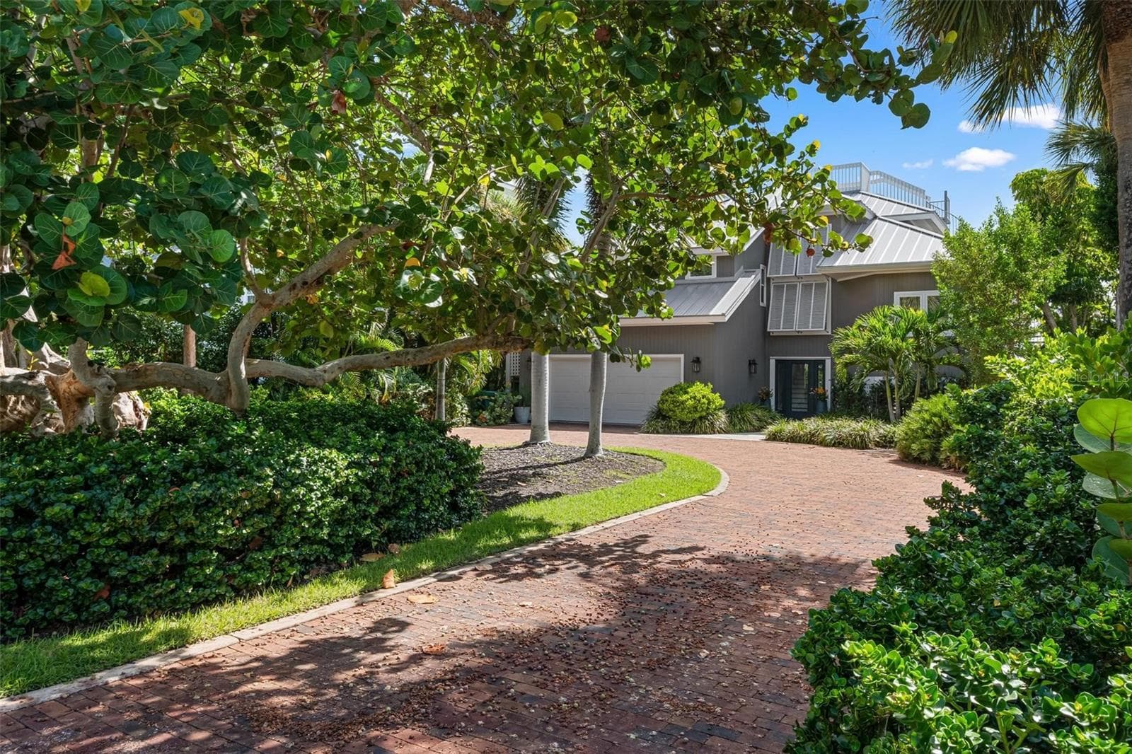 Front - 319 PILOT POINT LN, BOCA GRANDE