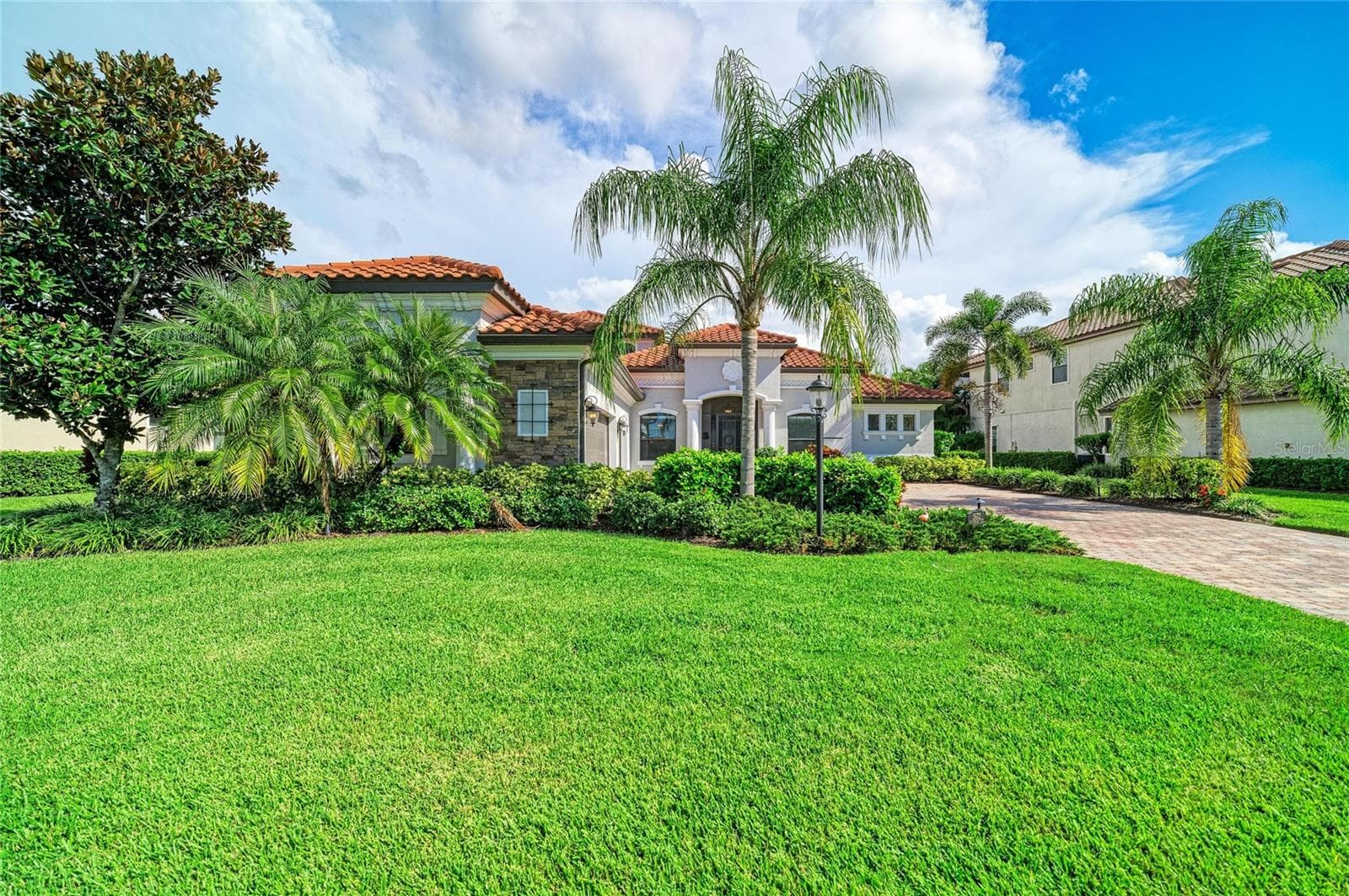 Single Family Residence at 5672 CLOVERLEAF RUN, LAKEWOOD RANCH, photo 4 of 84