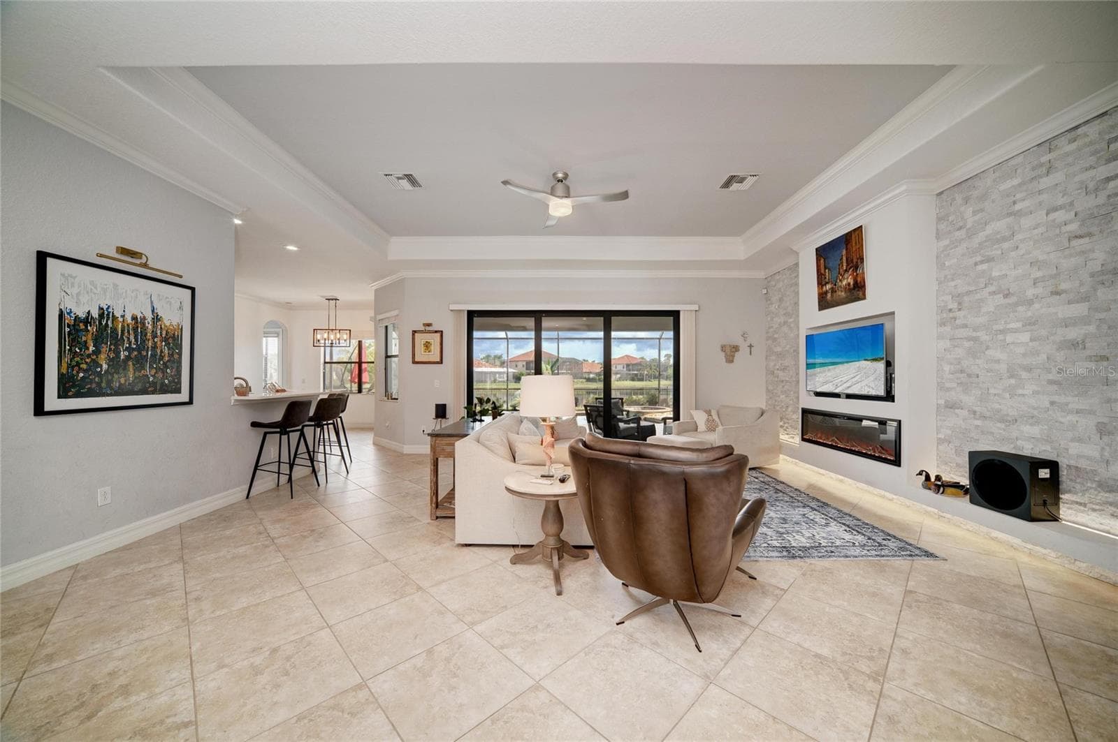 Single Family Residence at 5672 CLOVERLEAF RUN, LAKEWOOD RANCH, photo 10 of 84