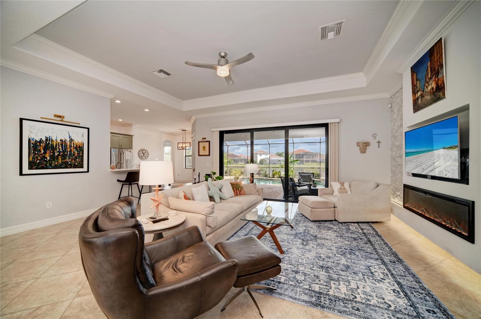 Single Family Residence at 5672 CLOVERLEAF RUN, LAKEWOOD RANCH, photo 11 of 84