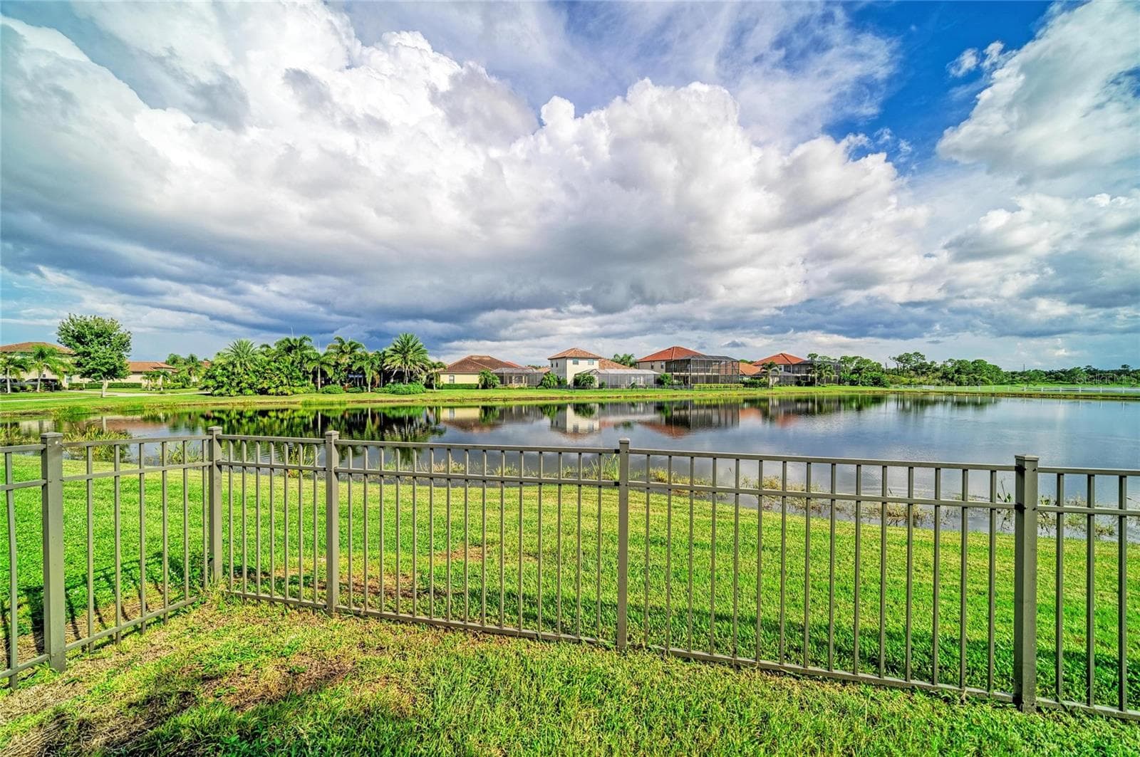 Single Family Residence at 5672 CLOVERLEAF RUN, LAKEWOOD RANCH, photo 63 of 84