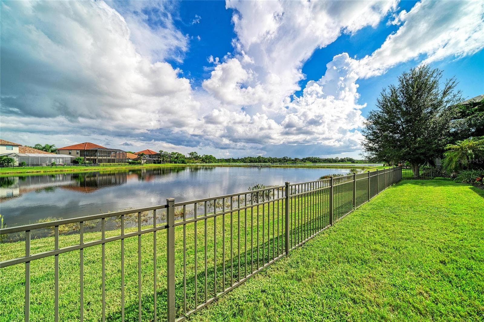 Single Family Residence at 5672 CLOVERLEAF RUN, LAKEWOOD RANCH, photo 64 of 84
