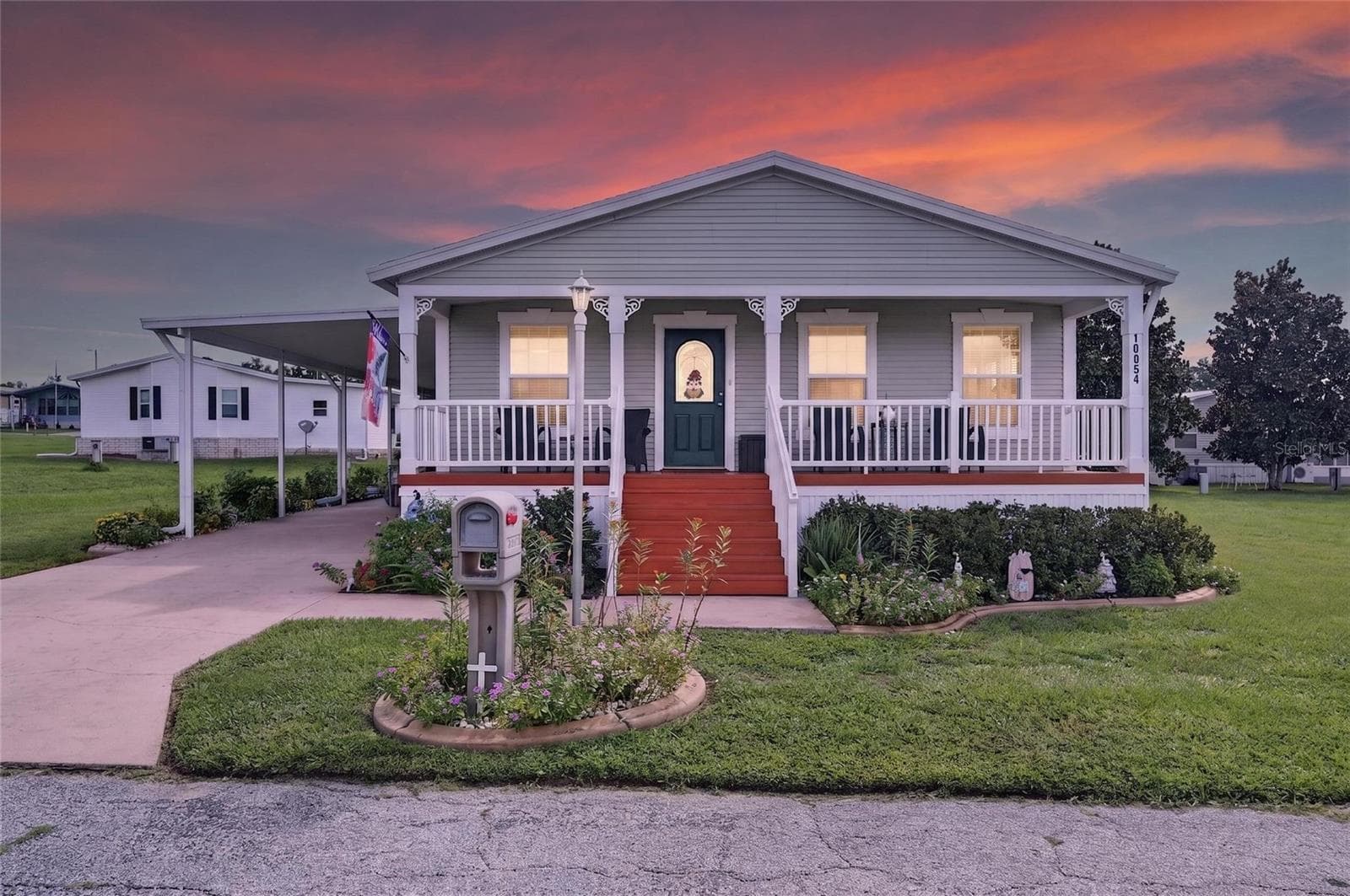 Manufactured Home at 10054 COLLINGWOOD AVE, DADE CITY, photo 2 of 34