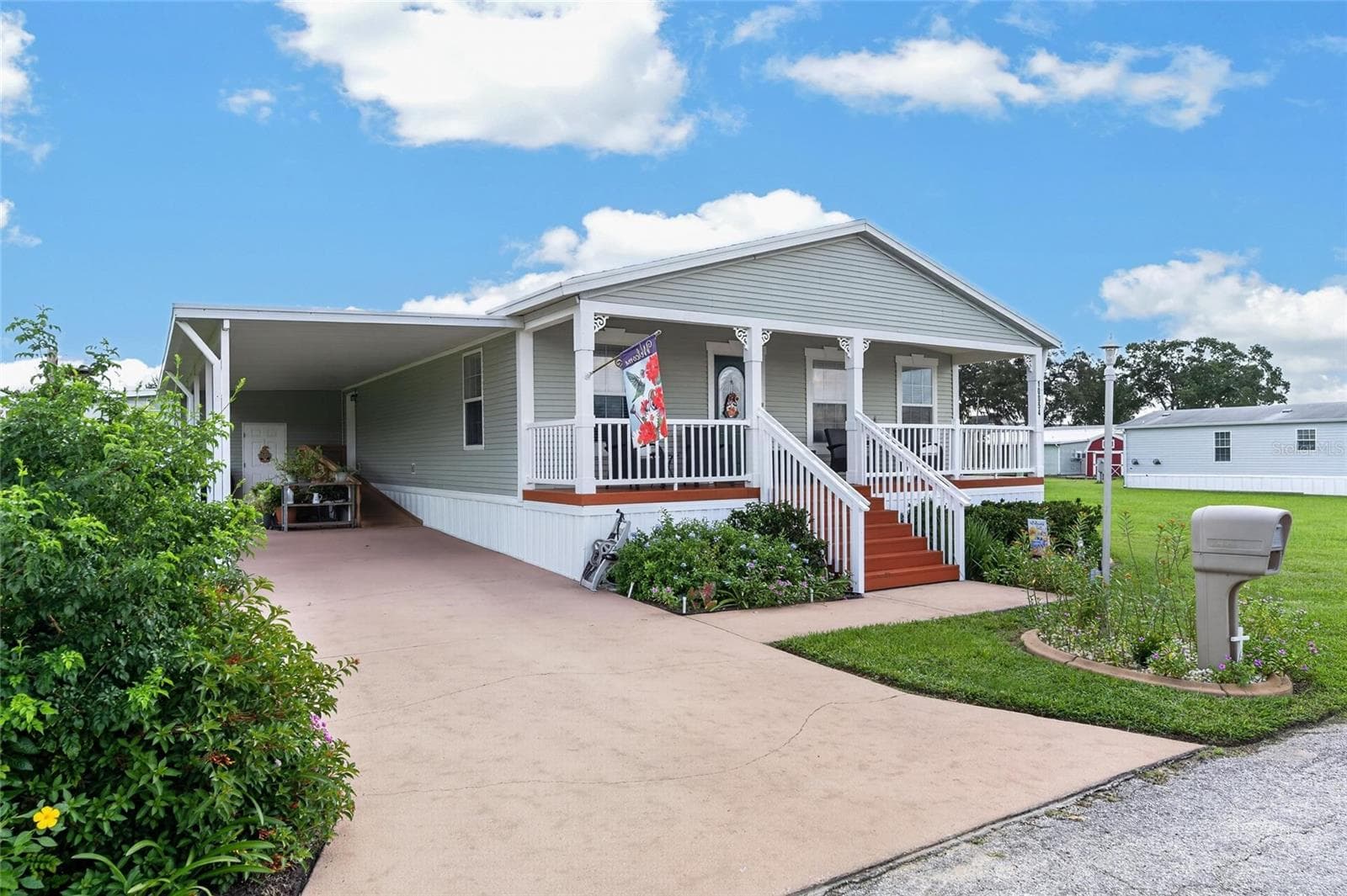 front w lanai view - 10054 COLLINGWOOD AVE, DADE CITY