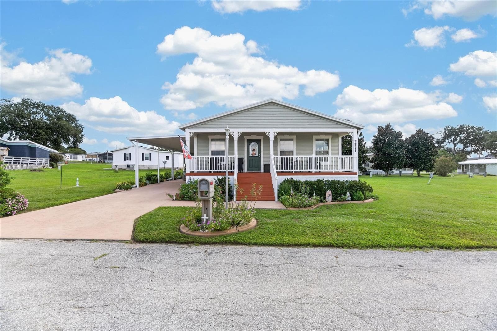 Manufactured Home at 10054 COLLINGWOOD AVE, DADE CITY, photo 4 of 34