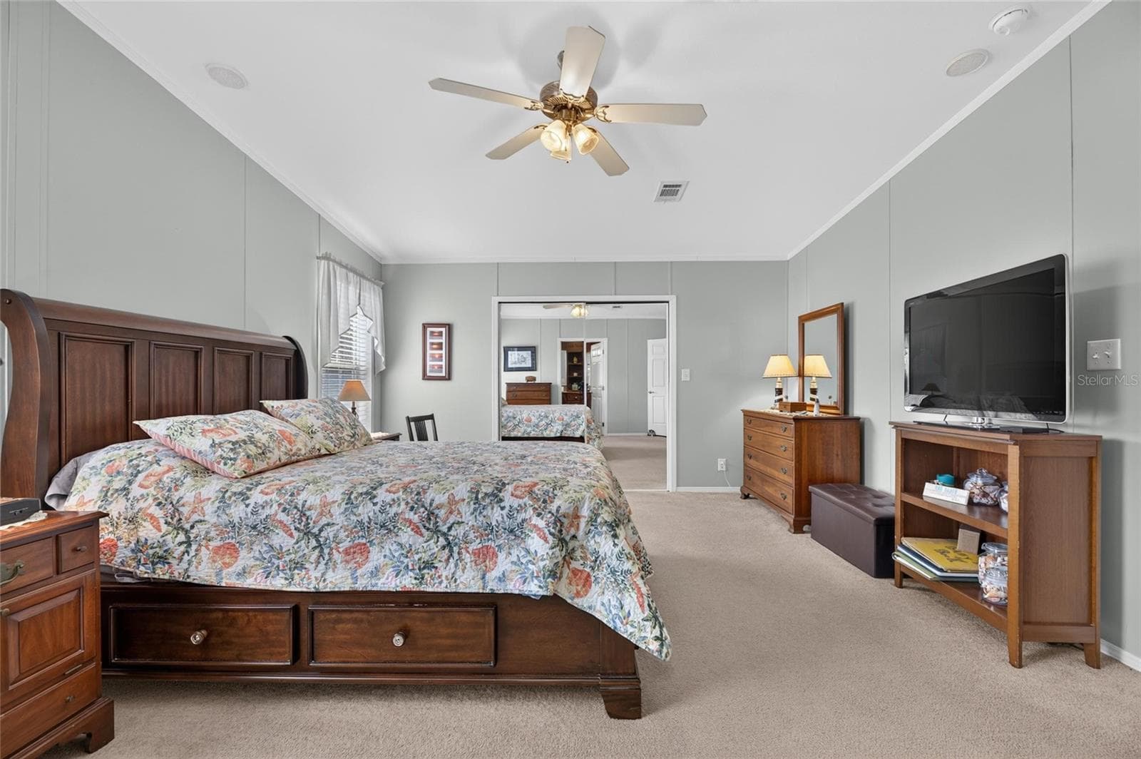 walk in closet a bonus - 10054 COLLINGWOOD AVE, DADE CITY