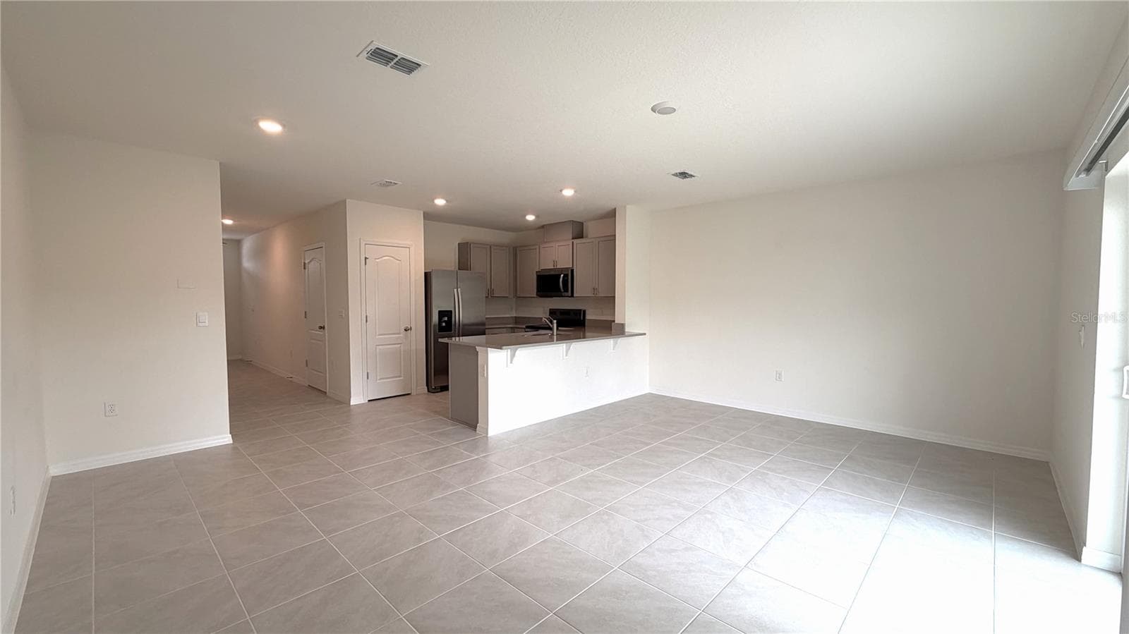 Townhouse at 1666 ROCK ELM RD, DAVENPORT, photo 4 of 27