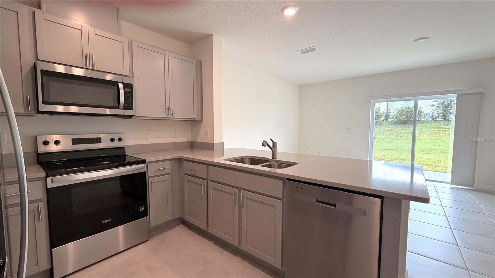 Townhouse at 1666 ROCK ELM RD, DAVENPORT, photo 9 of 27