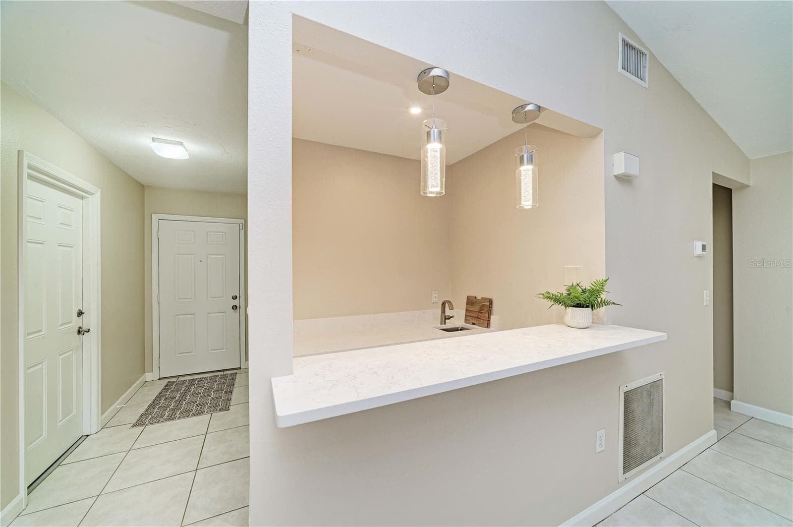Foyer Wet Bar - 4502 33RD AVE W, BRADENTON