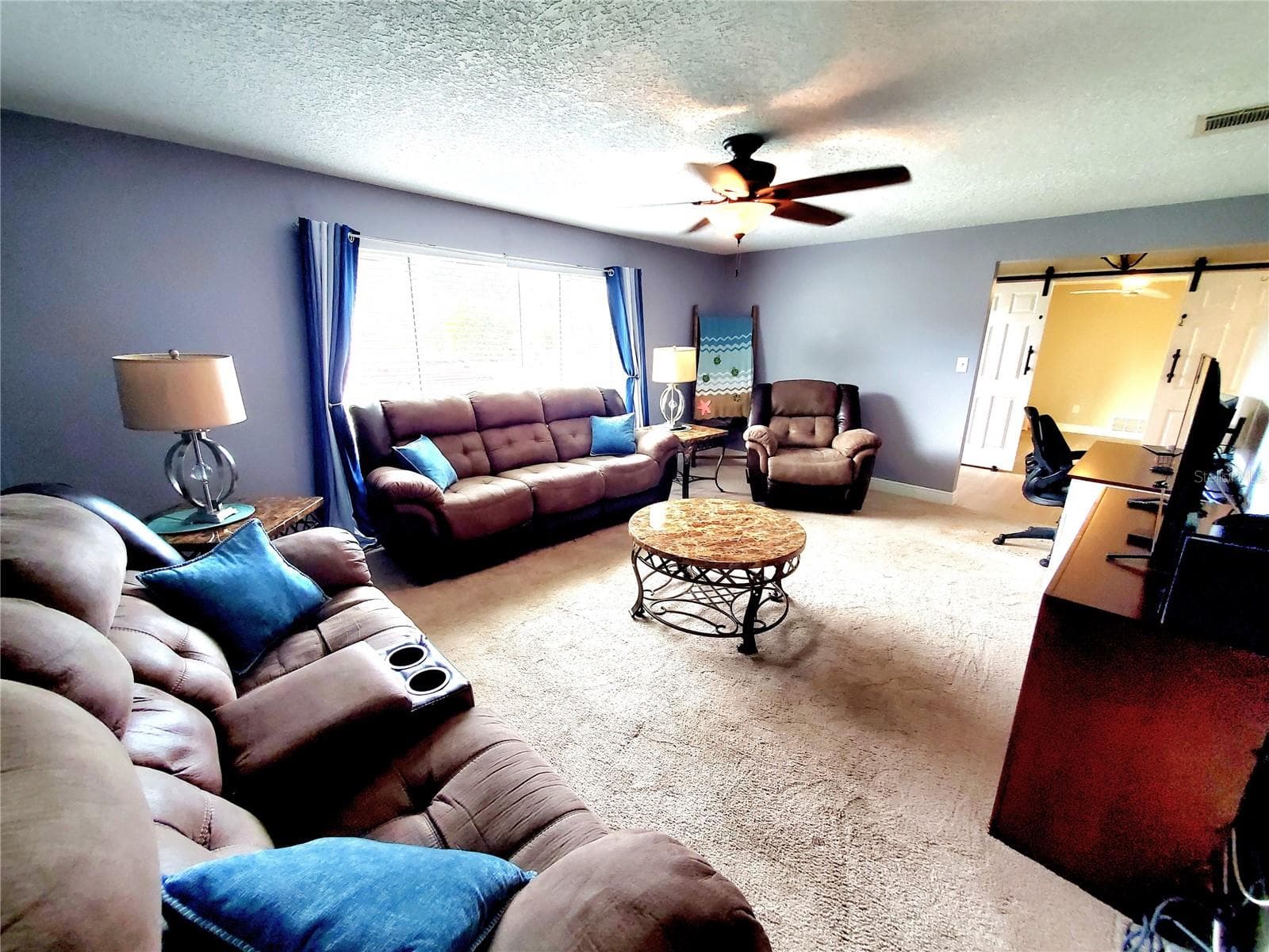 LIVING ROOM - 2138 GROVE PL, CLEARWATER