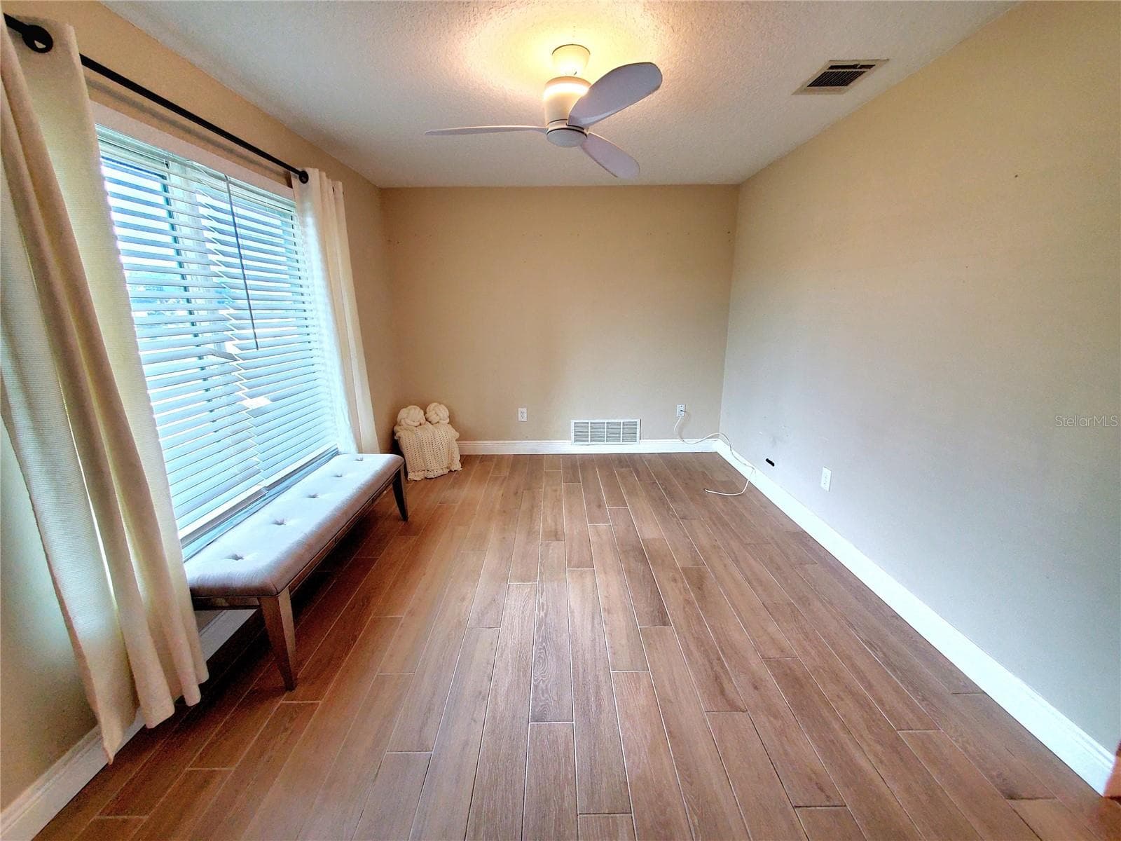 DEN - 2138 GROVE PL, CLEARWATER