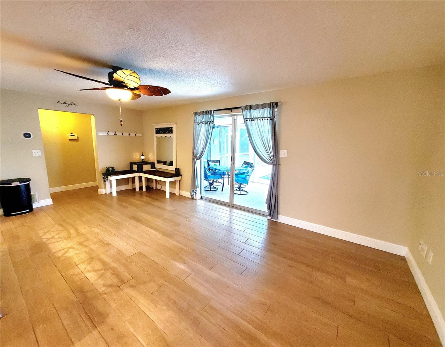 FAMILY ROOM - 2138 GROVE PL, CLEARWATER