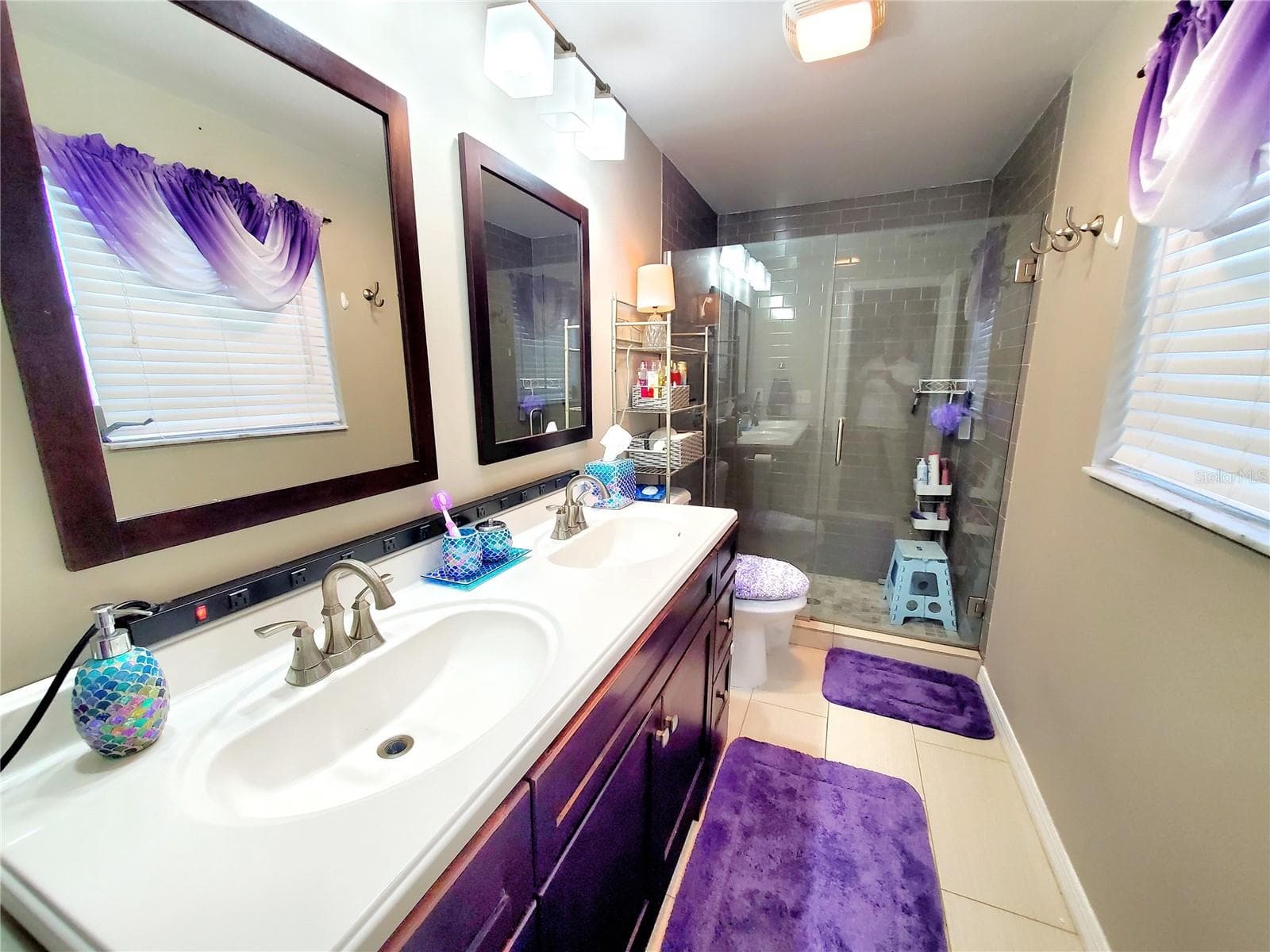 MASTER BATHROOM - 2138 GROVE PL, CLEARWATER
