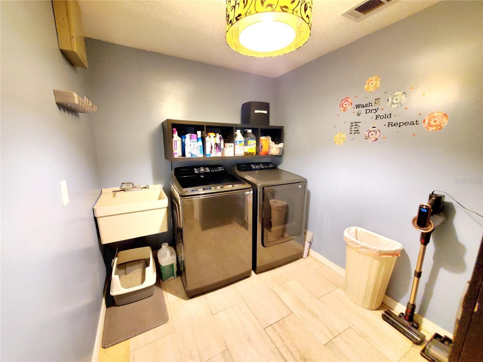 LAUNDRY ROOM - 2138 GROVE PL, CLEARWATER
