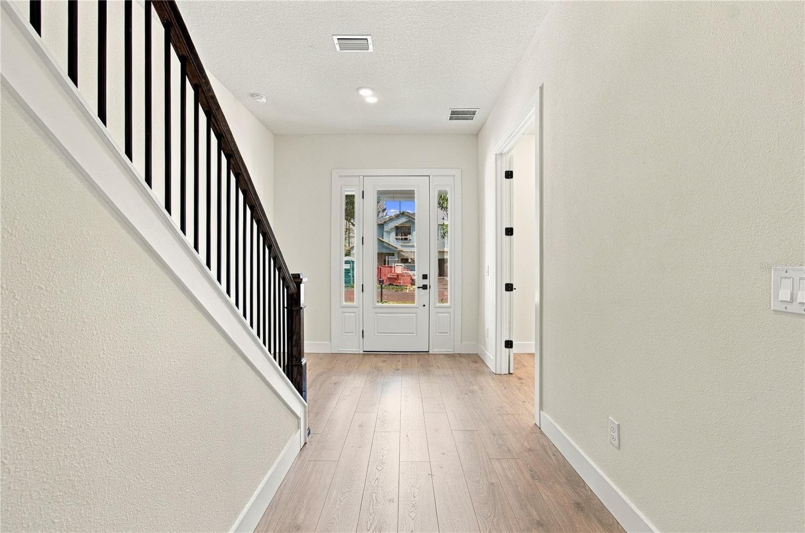 Entry - 812 W ORIENT ST, TAMPA