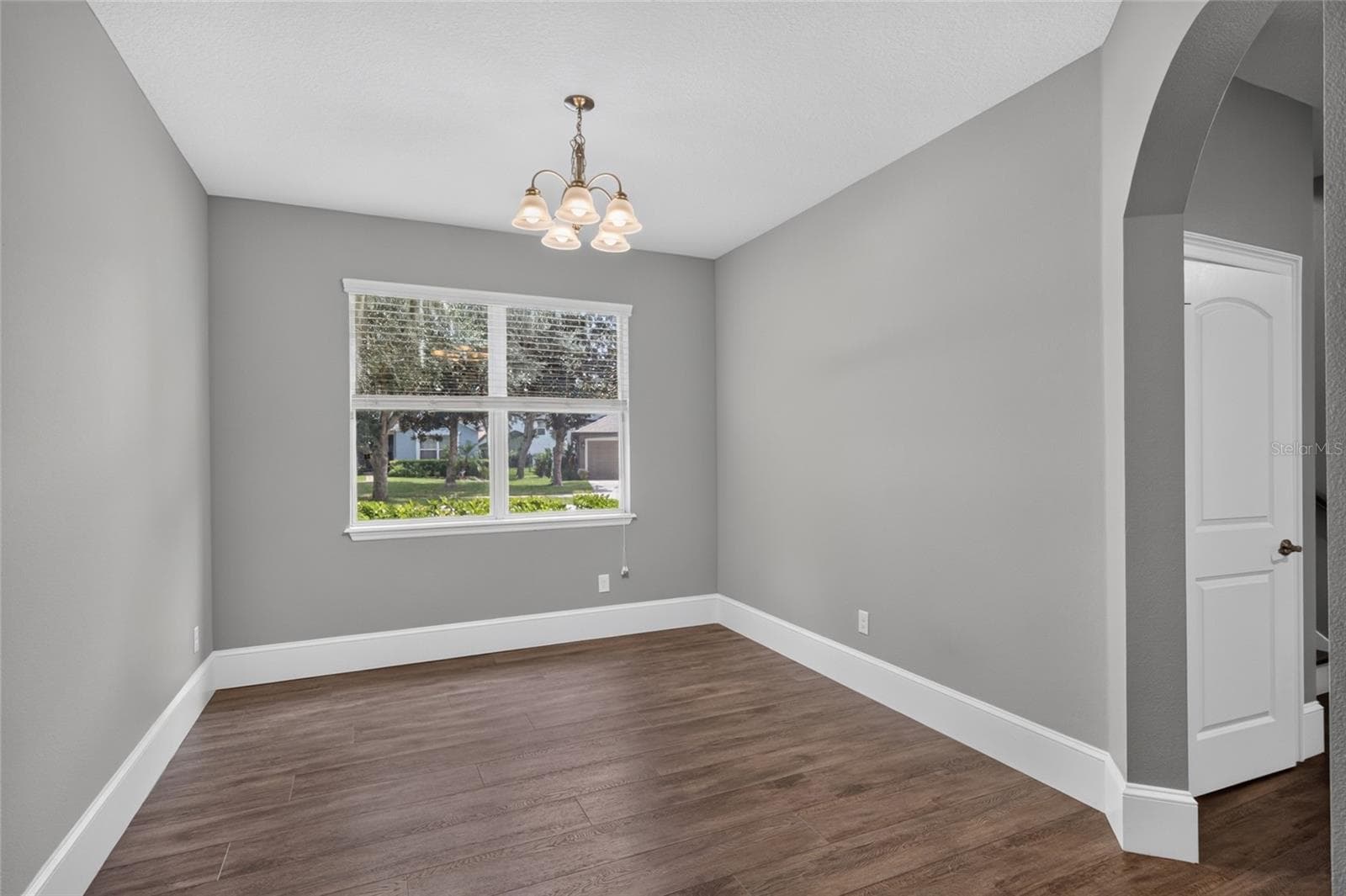 Single Family Residence at 15718 STARLING DALE LN, LITHIA, photo 9 of 47